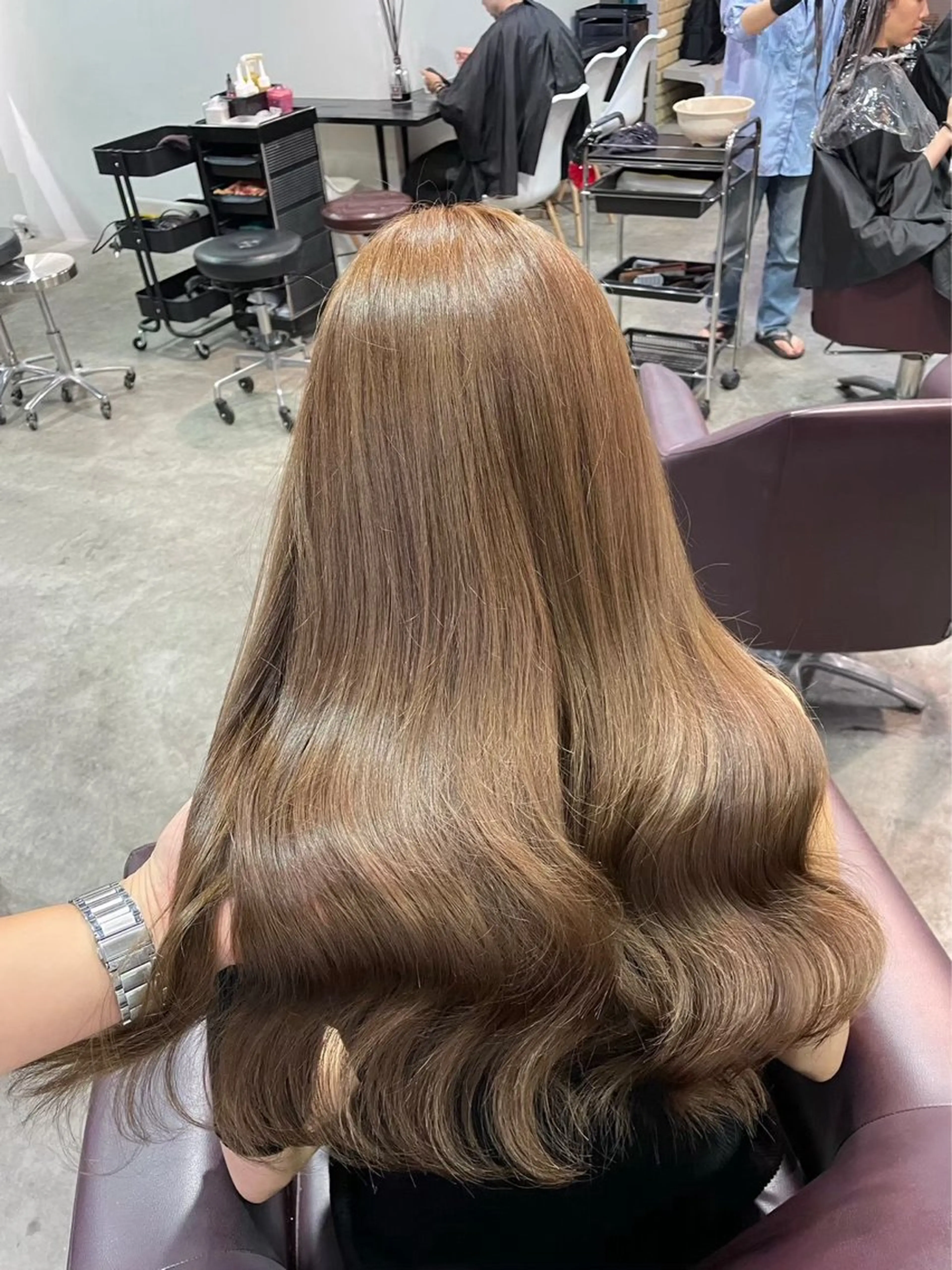 ロング カラー ヘアアレンジ ベージュカラー ブリーチ ミルクティーベージュ ヘアカラー トリートメント ヘッドスパ ヘアセット 🫧透明感／艶カラー 🫧Ryuseiのヘアスタイル