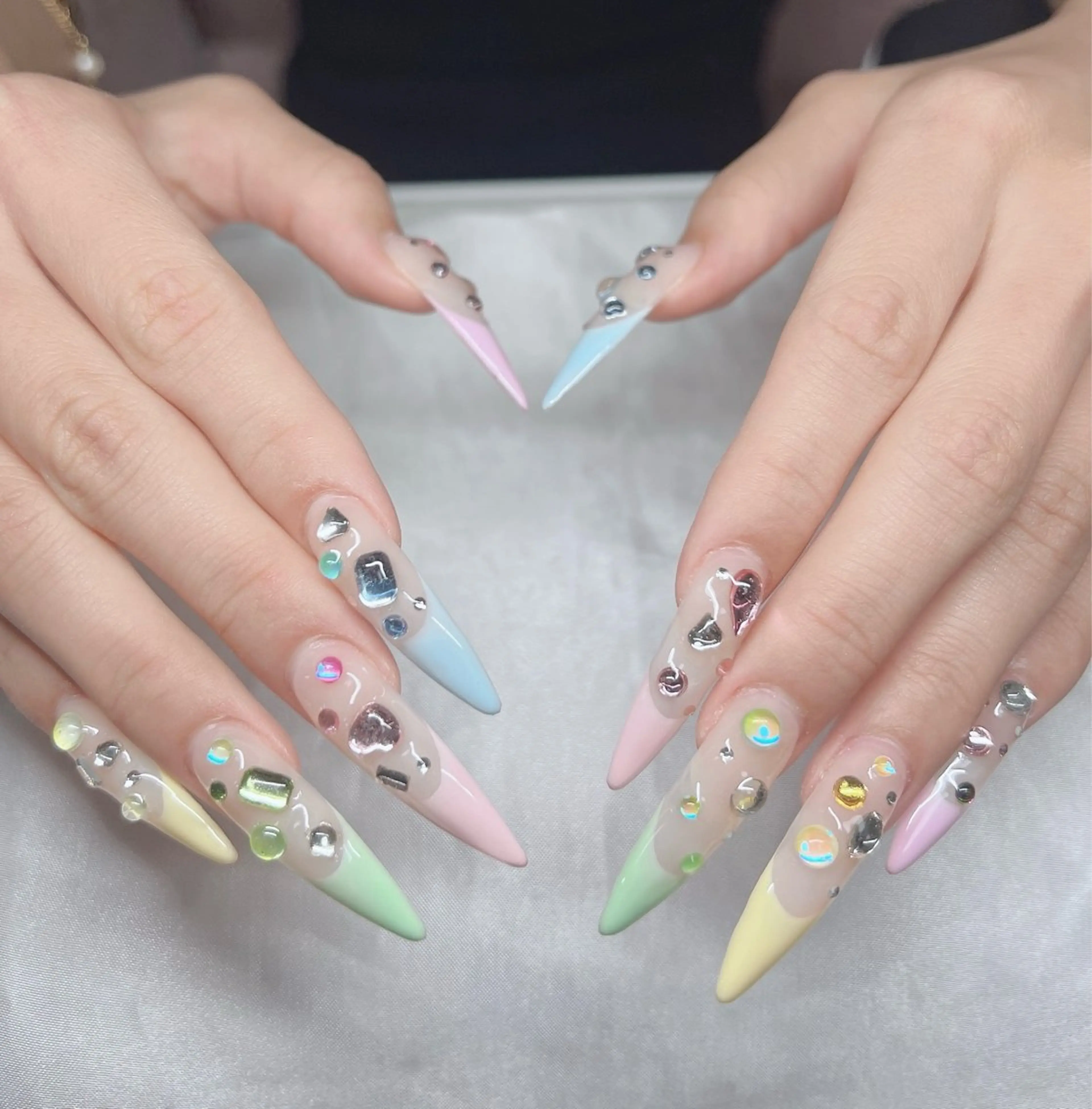 ネイル 長さ出し グラデーション キラキラネイル マグネットネイル ニュアンスネイル ハンドネイル Lee Nails チップ長さだし専門店のネイルデザイン