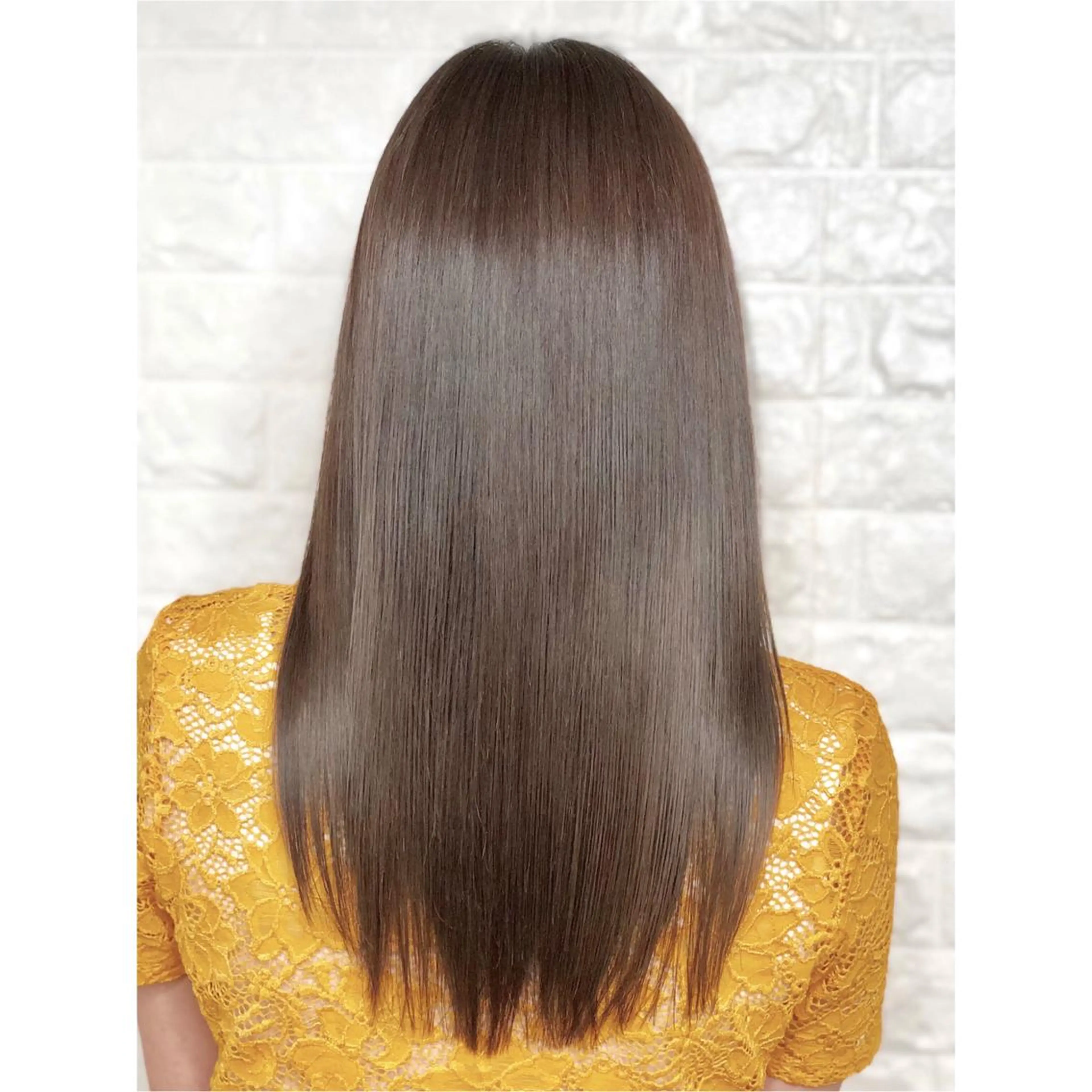 セミロング カラー ベージュカラー ブリーチ 髪質改善 KIZU 髪質改善 オカルト怪談のヘアスタイル