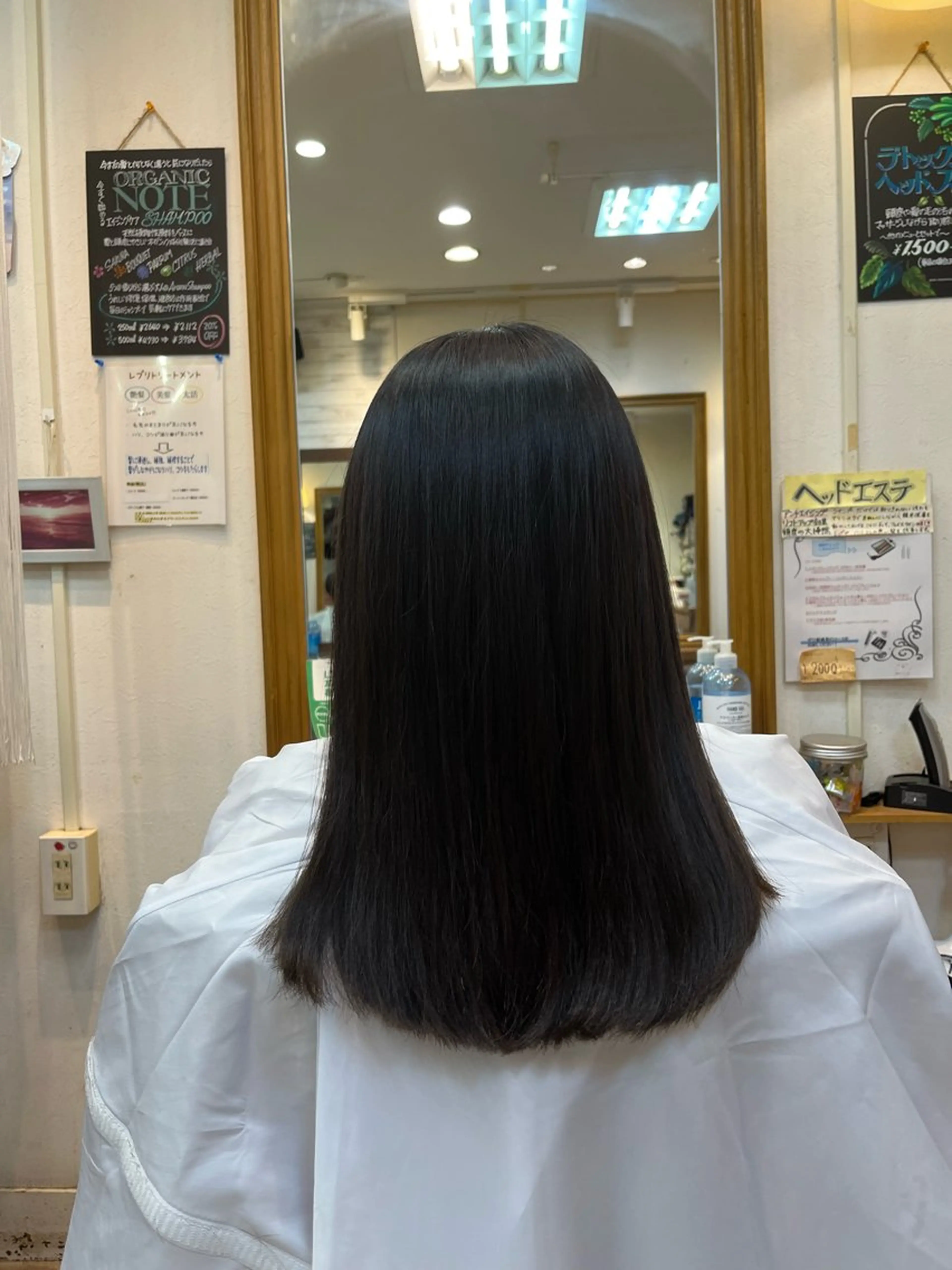 ミディアム 学生 レイヤーカット 縮毛矯正 トリートメント カット 縮毛矯正 関 健二郎のヘアスタイル