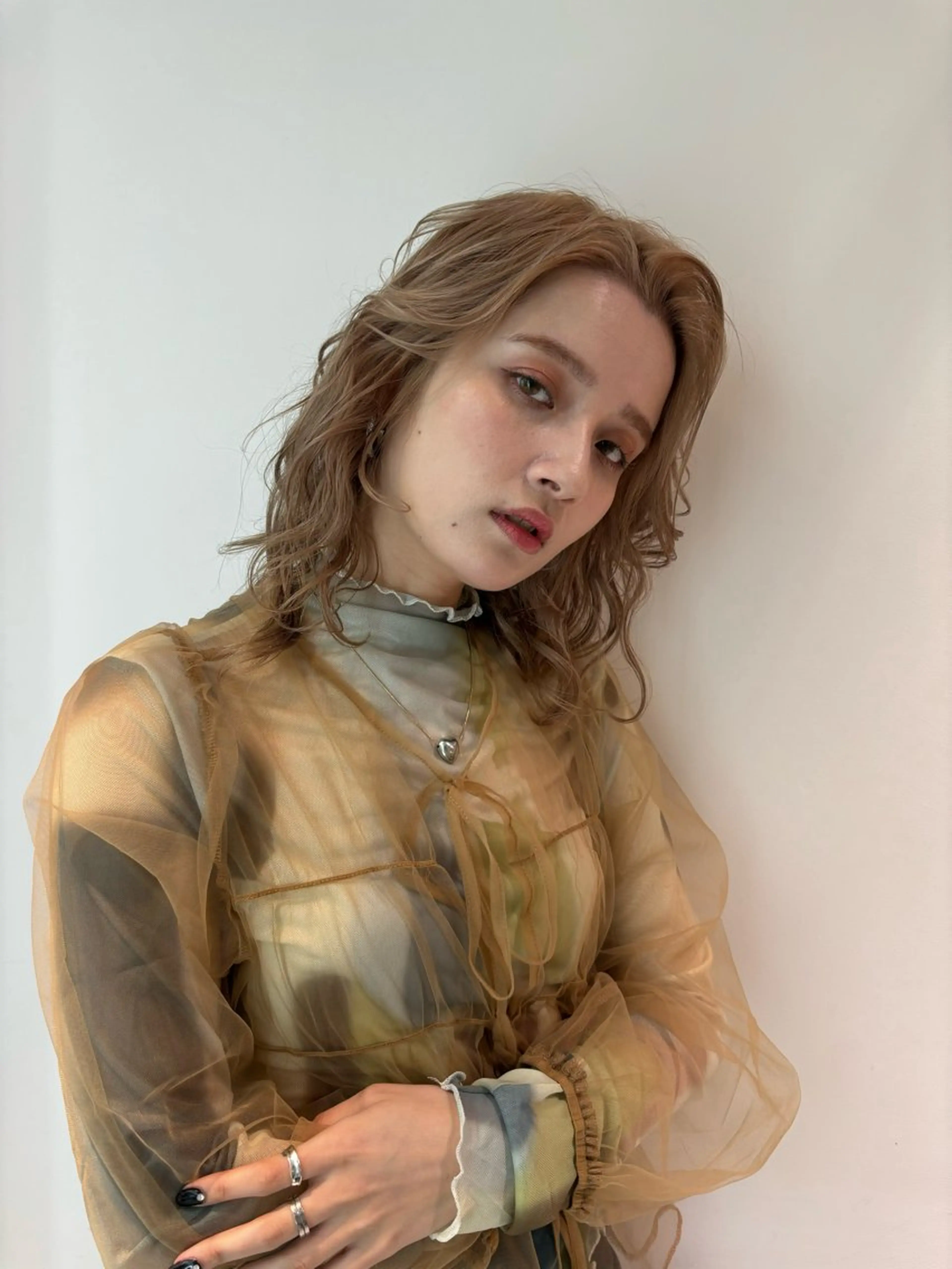 ロング カラー [渋谷ブリーチ] 玲弥のヘアスタイル