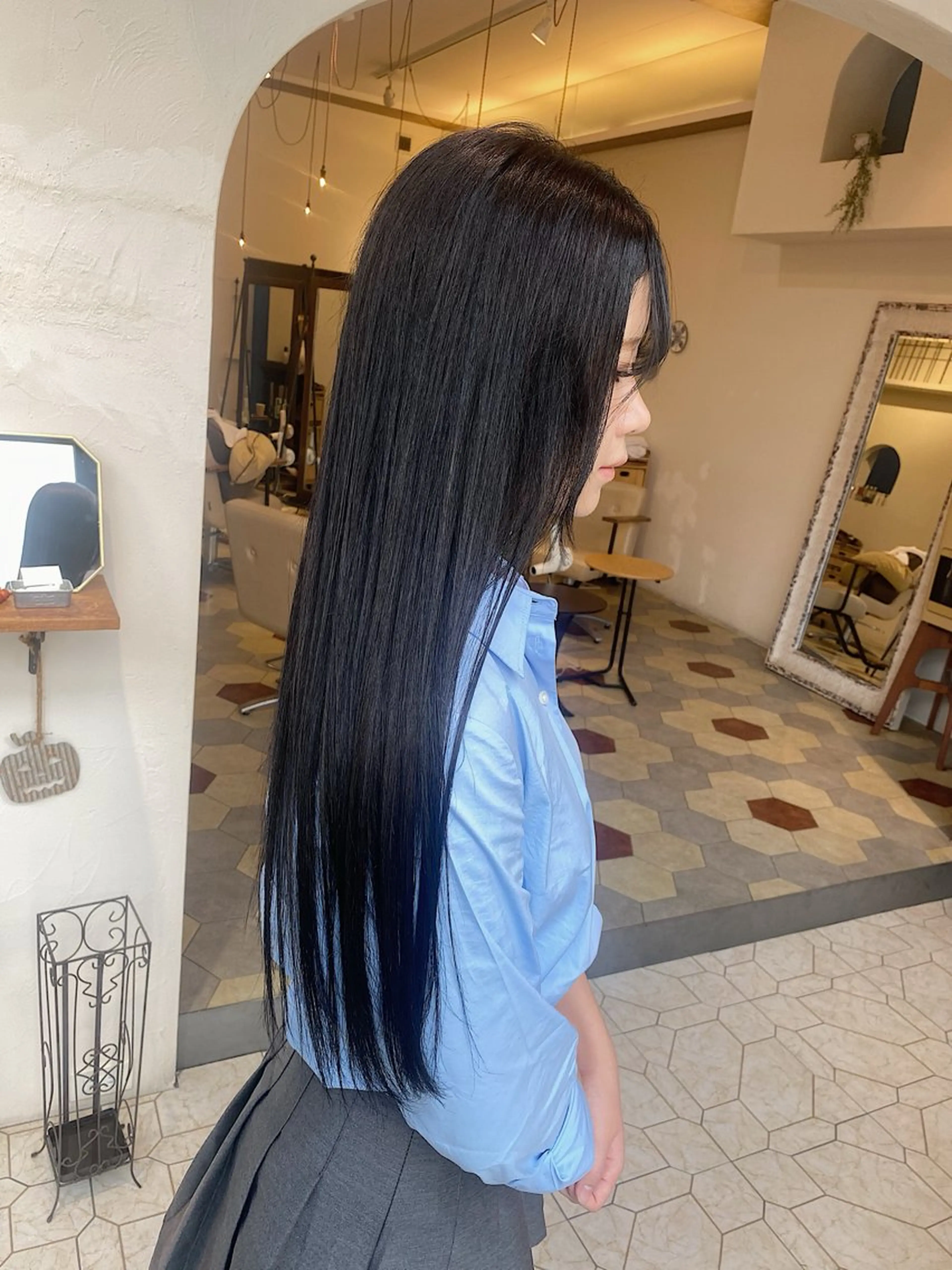 セミロング カット 縮毛矯正 トリートメント 艶髪/艶カラー/縮毛 /   タキダのヘアスタイル