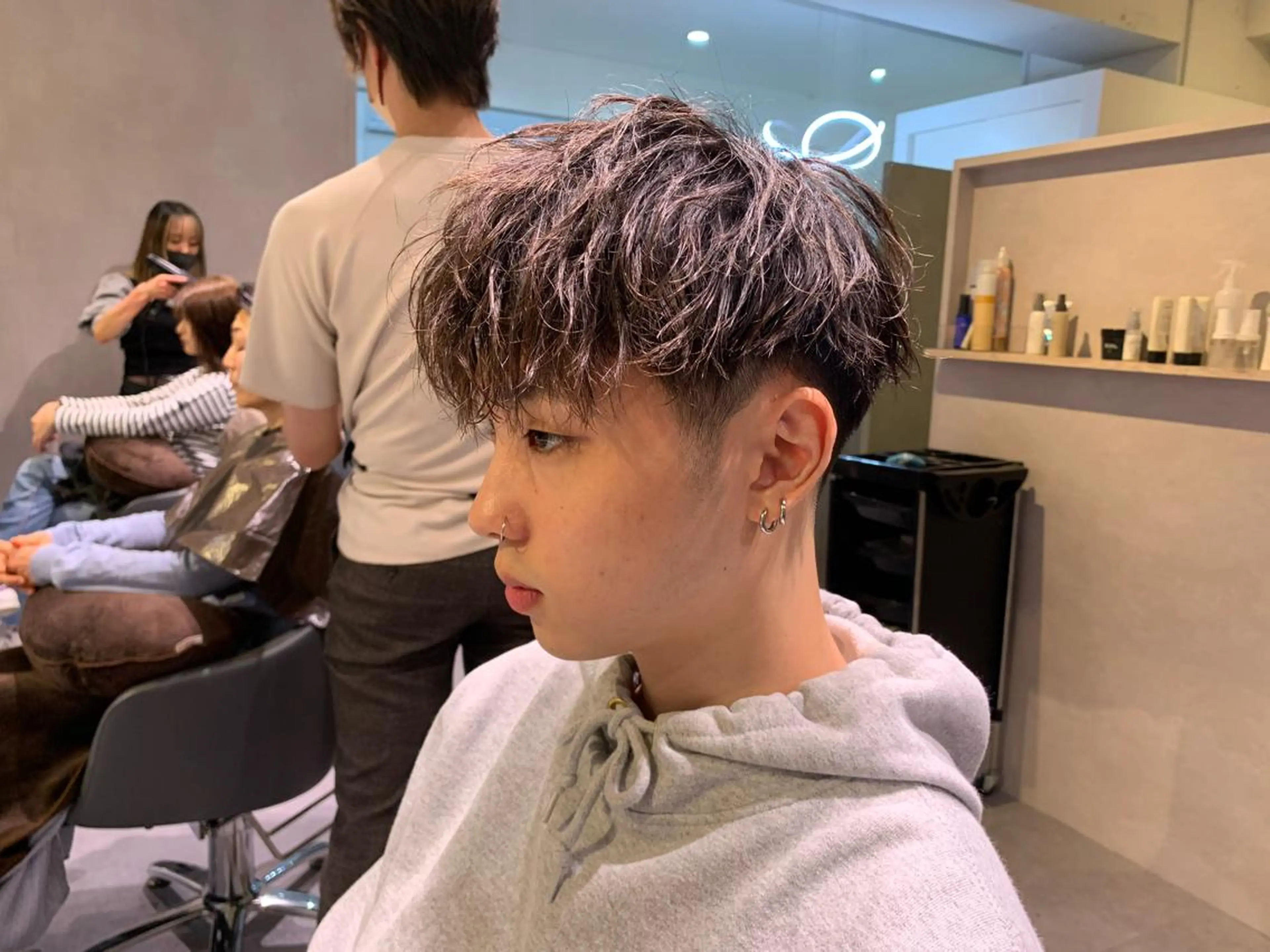 メンズ センターパート マッシュ メンズパーマ ツーブロック 刈り上げ 濱口 健慎のヘアスタイル