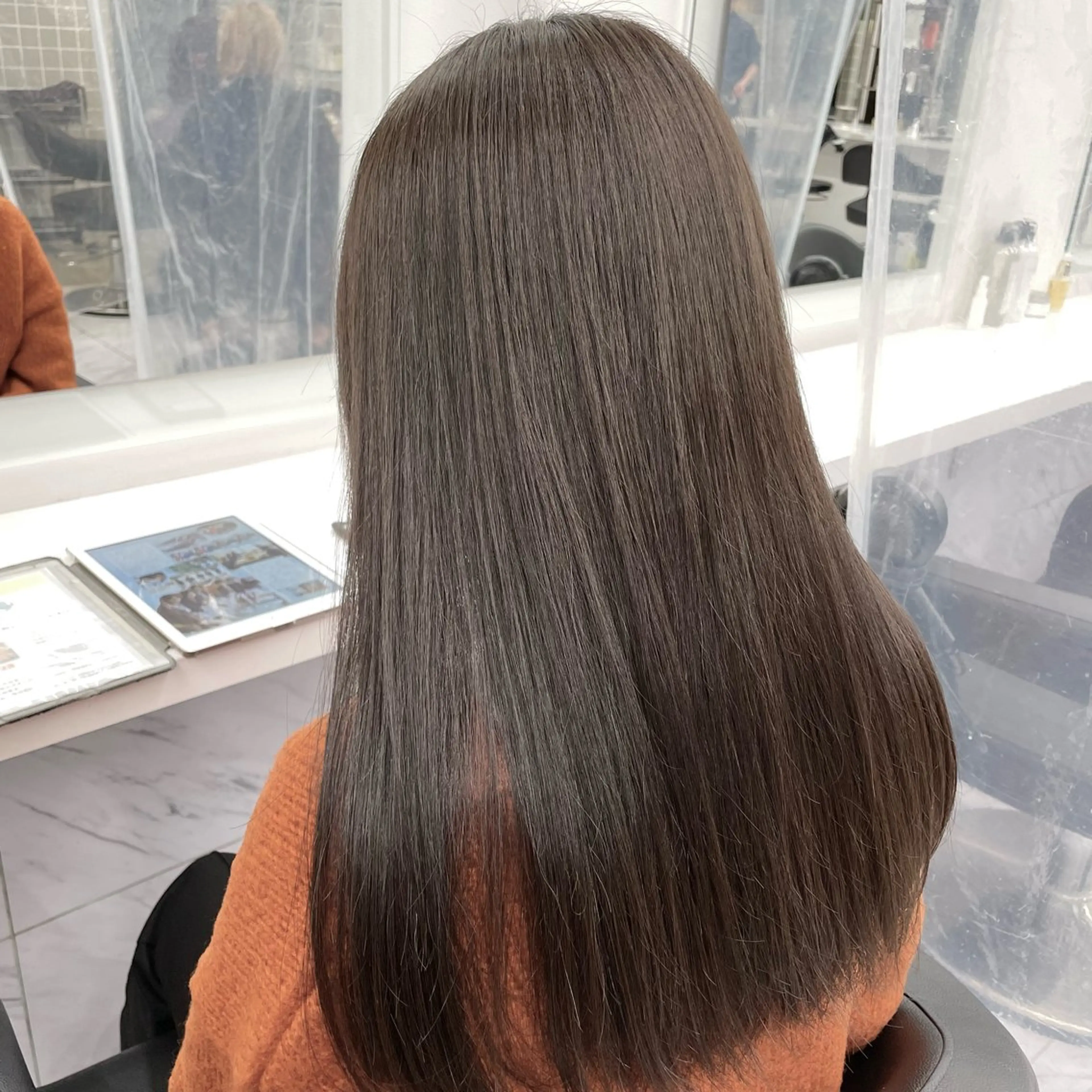 ロング カラー ヘアアレンジ 韓国レイヤー＆ピンク 艶髪🩶maikoのヘアスタイル