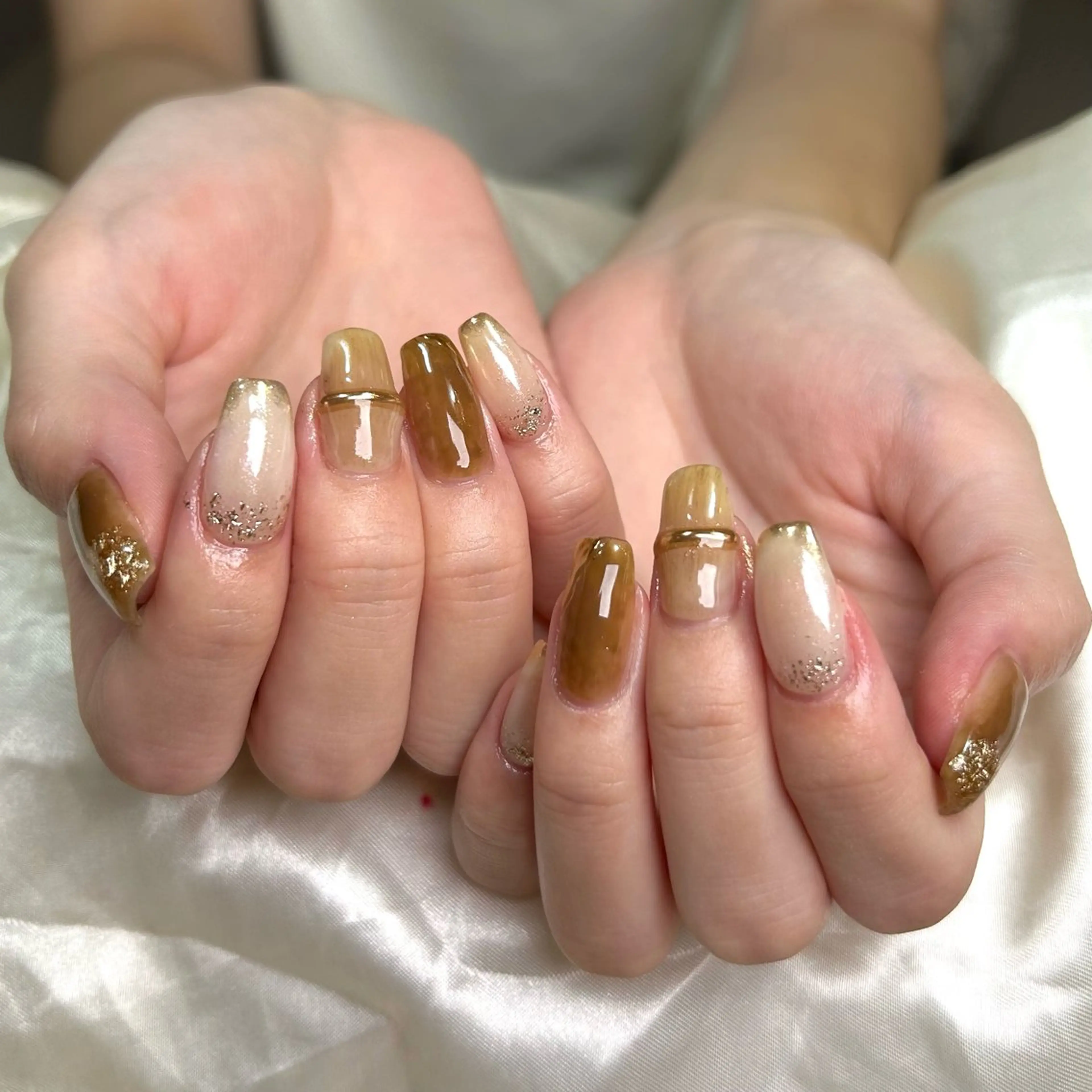 ネイル ブラウン ニュアンスネイル ハンドネイル shine'an fuka🌿🫧のネイルデザイン