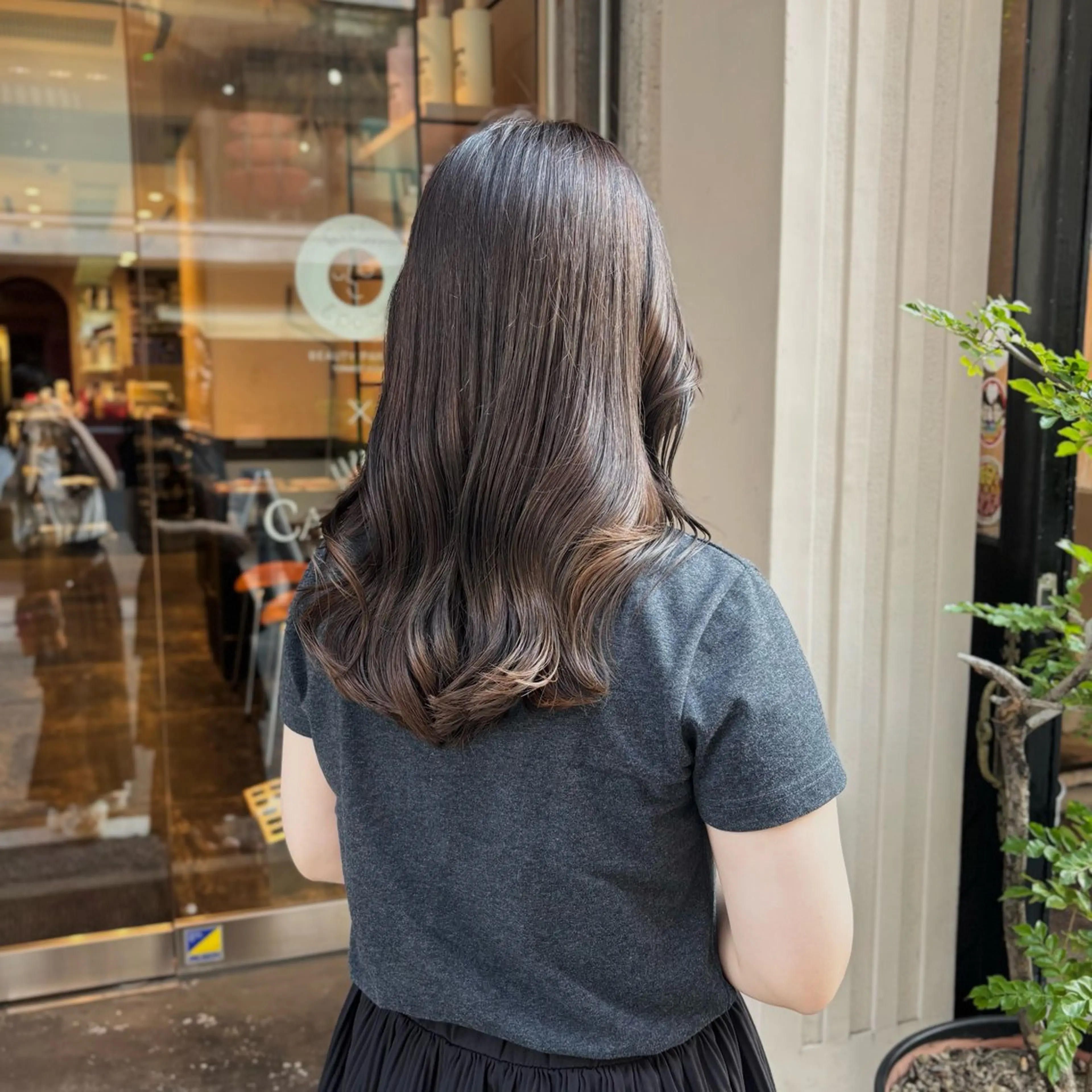 セミロング カラー グレージュ オリーブカラー オリーブグレージュ オリーブグレー オレンジ ヘアカラー トリートメント 芦刈咲来/髪質改善/ 赤み消し/顔周りのヘアスタイル