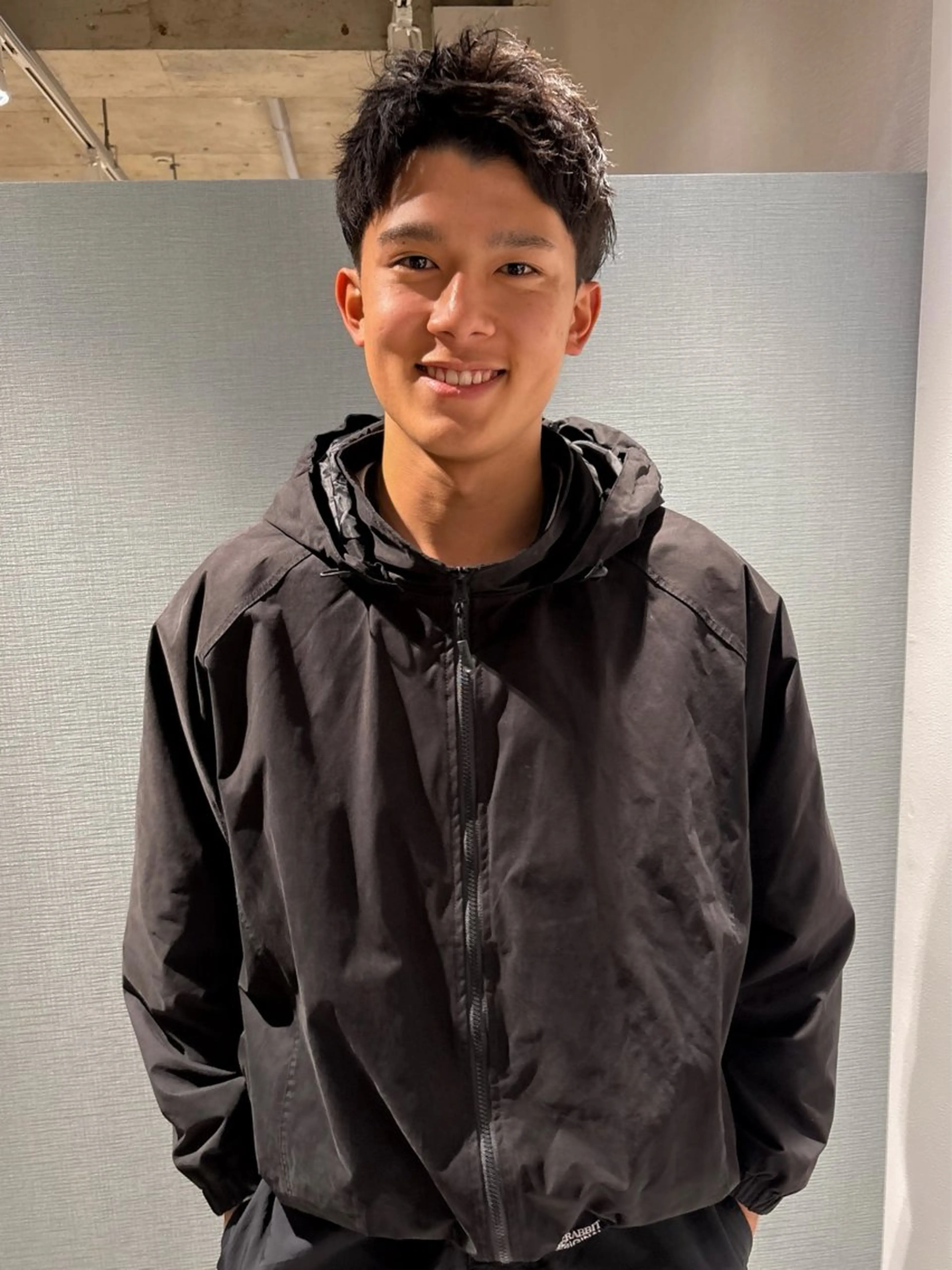 【残り枠わずか！】メンズカット+眉カット👔お仕事終わりでも間に合うサロン💭の写真