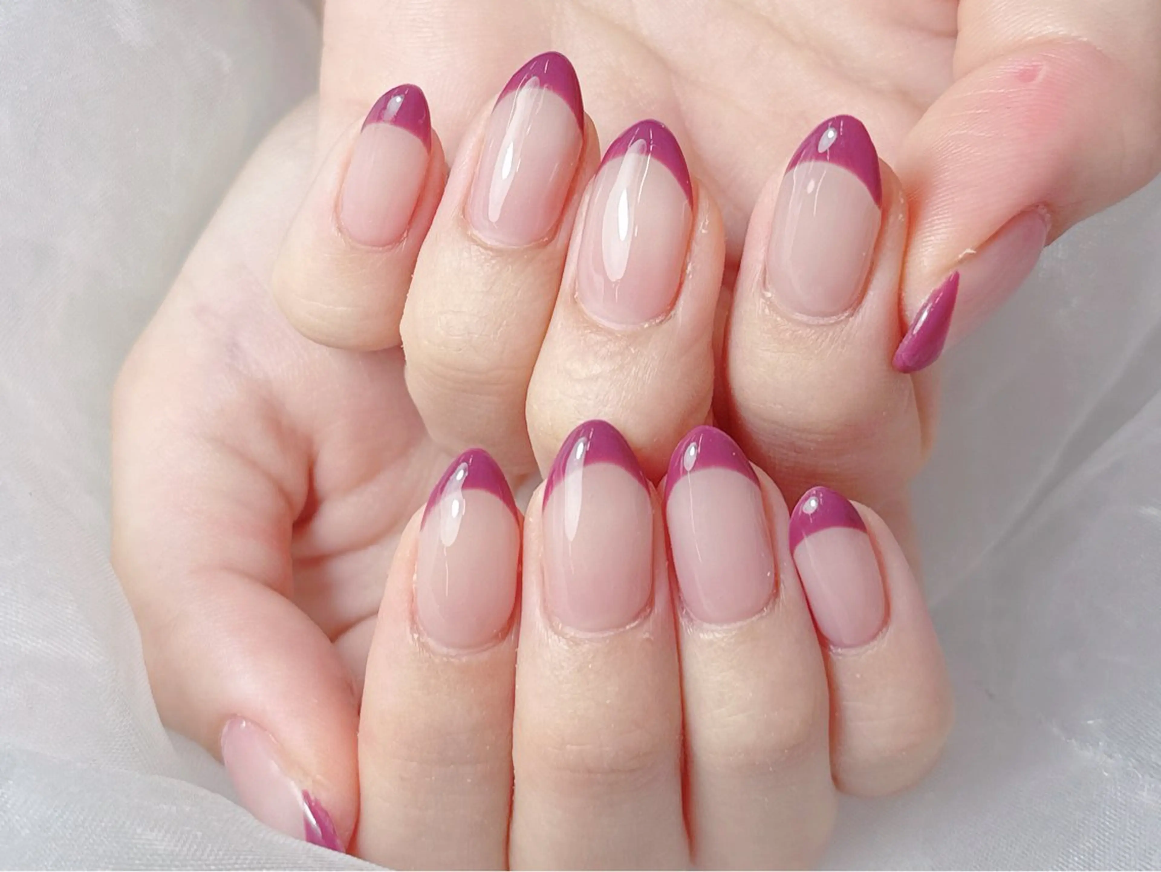ネイル オーロラネイル フレンチネイル グラデーション 韓国ネイル マグネットネイル ハンドネイル NOA NAILのネイルデザイン