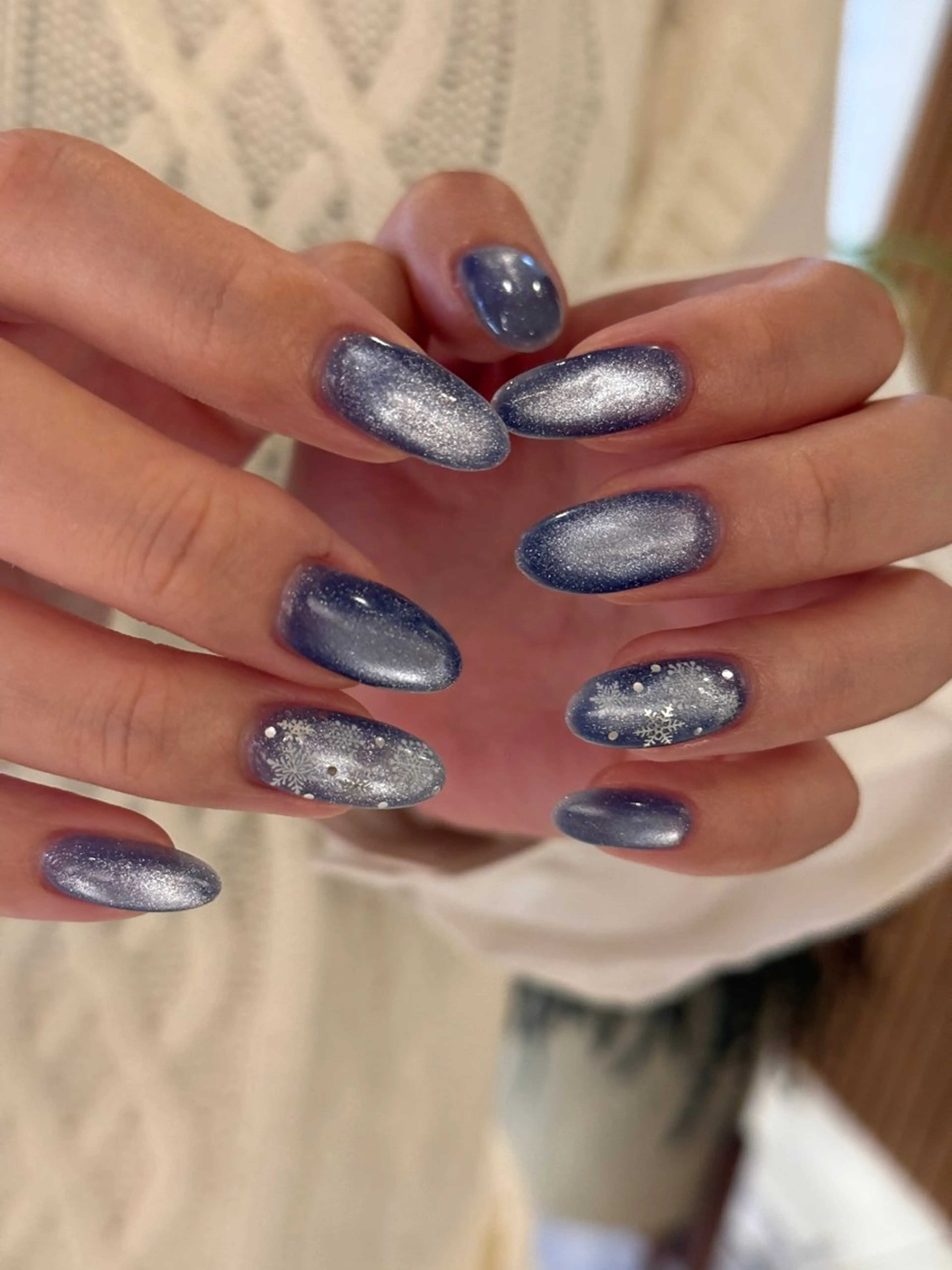 ネイル 水色 マグネットネイル ハンドネイル 深田 美雪のネイルデザイン