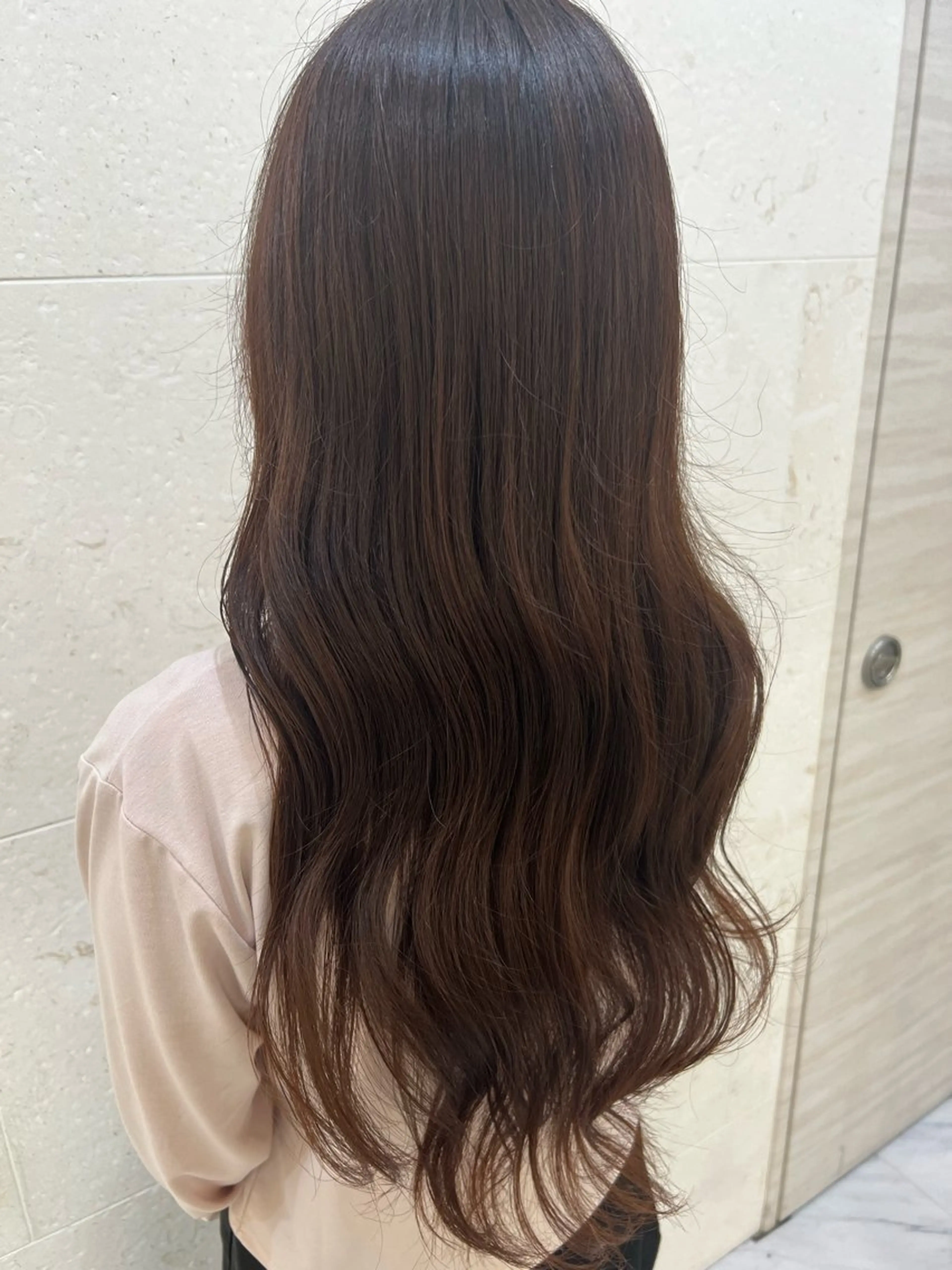 ロング カラー 透明感カラー バイオレットカラー ヘアカラー 鈴木 愛華のヘアスタイル