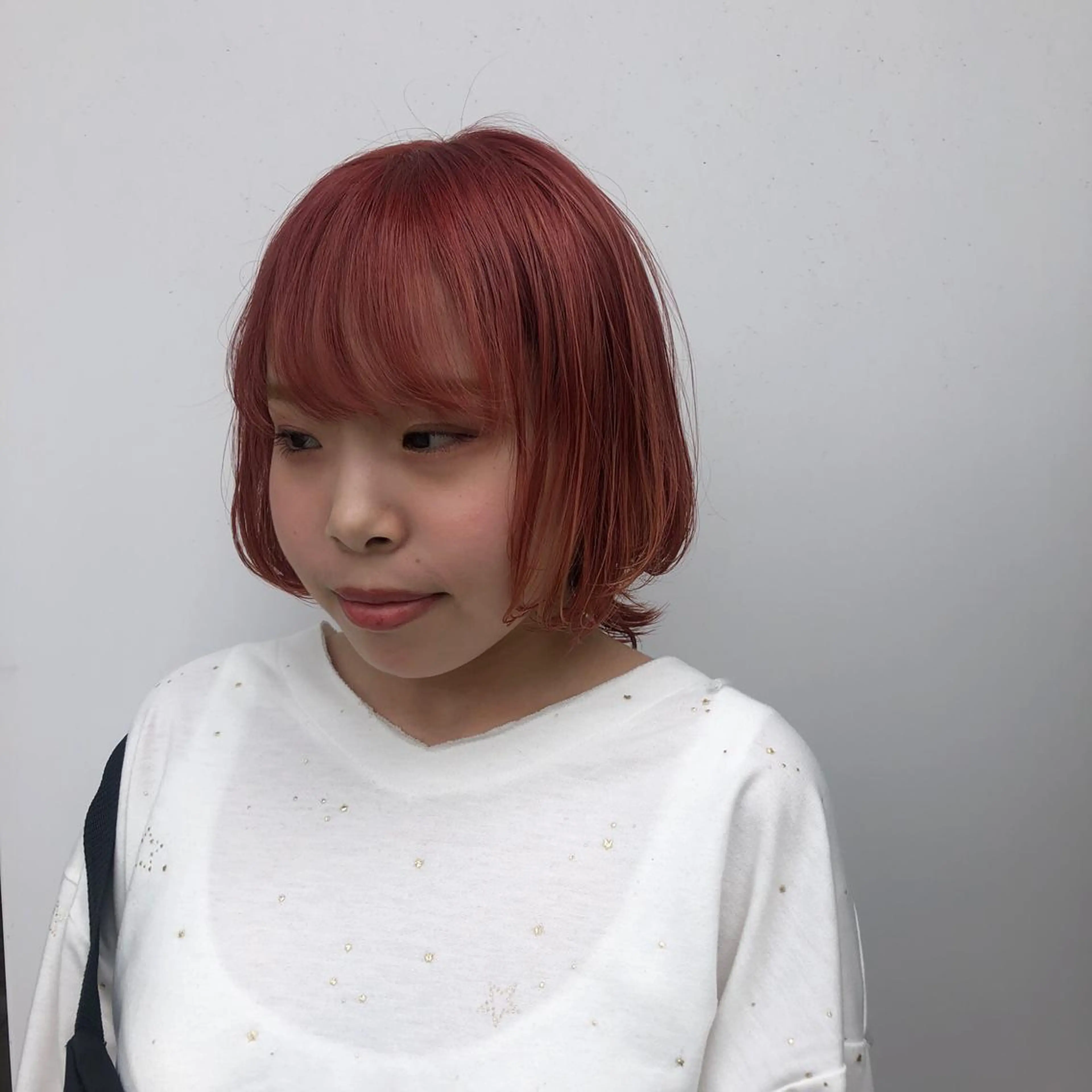 ショート カラー オレンジ ピンクカラー 古屋 花織のヘアスタイル