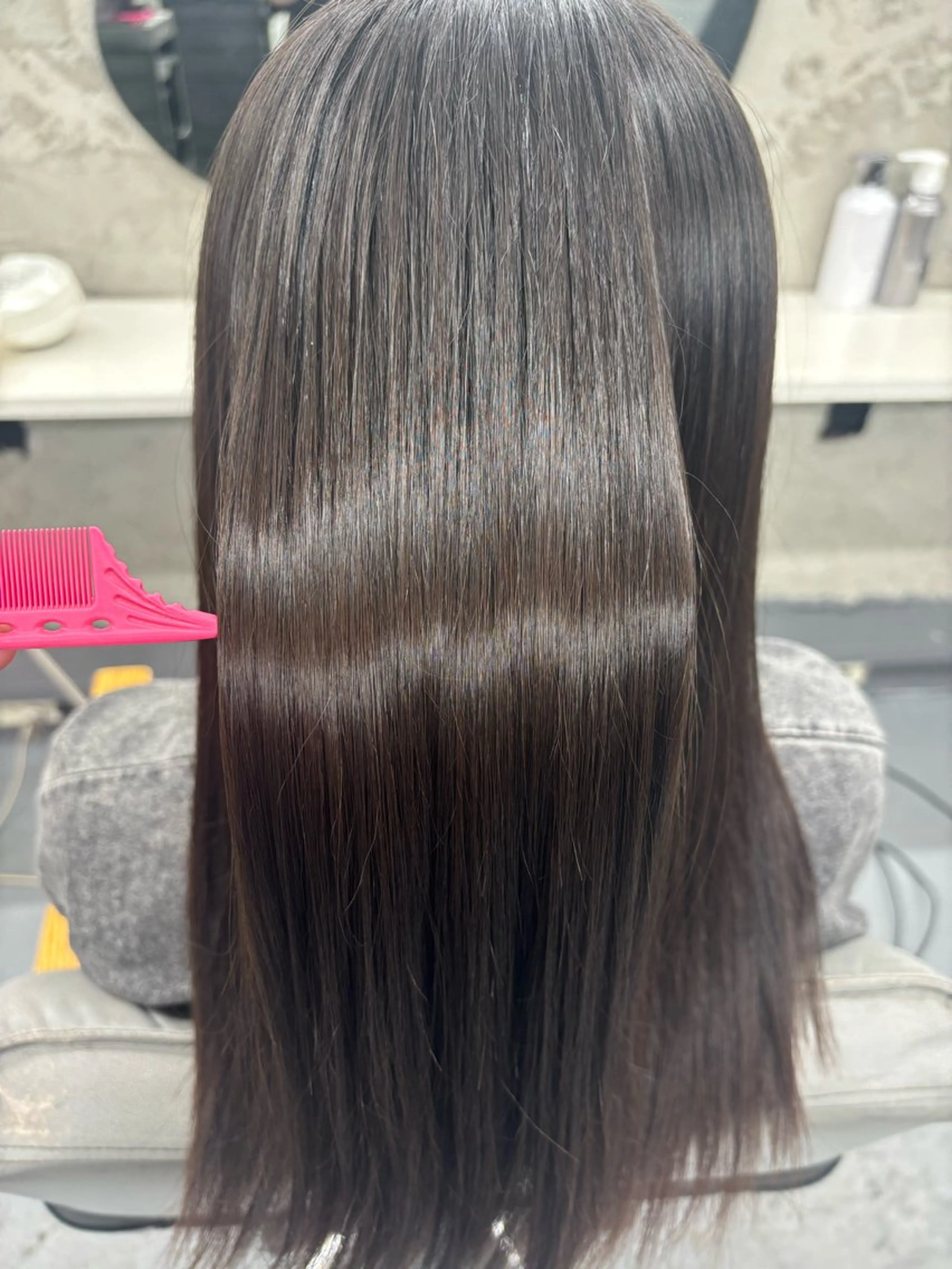 ロング カット 縮毛矯正 腰越 麻奈のヘアスタイル