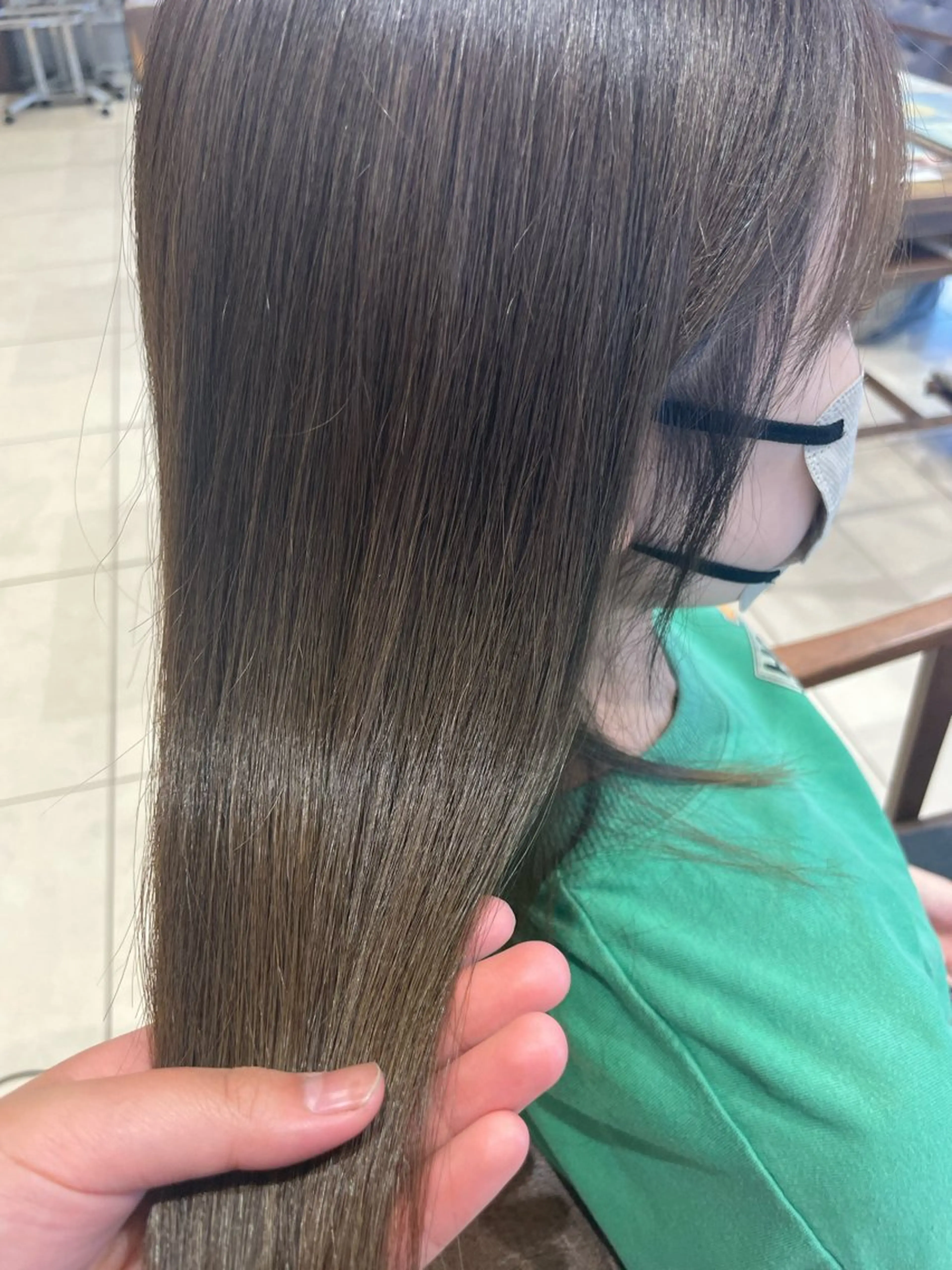 セミロング カラー ベージュカラー 透明感カラー オリーブベージュ ハイトーン×デザイン 🪽🫧HIKARIのヘアスタイル