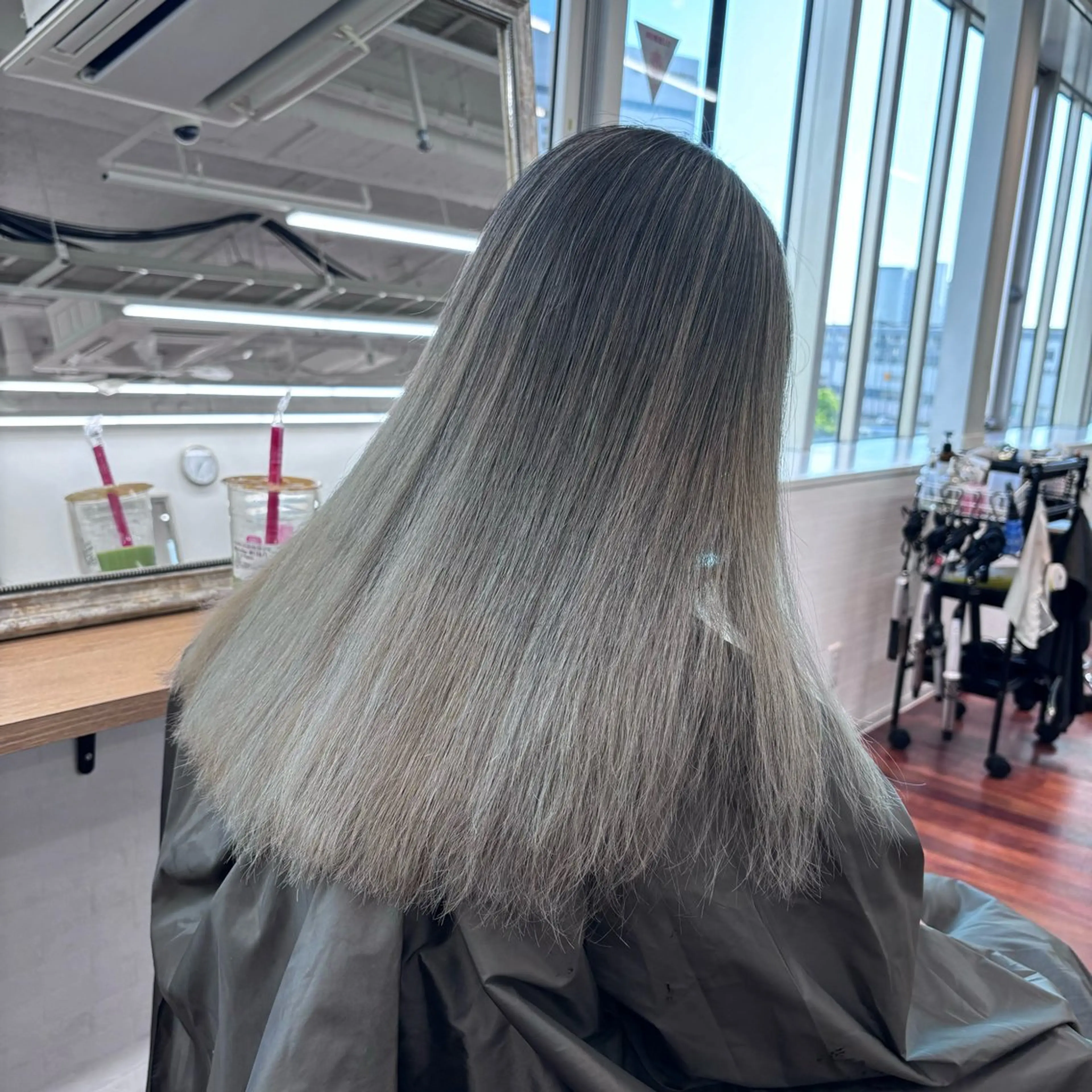 ロング カラー バレイヤージュ ブリーチ レイヤーカット カット ヘアカラー トリートメント グランルッソ所属・✨岡山バレイヤージュ ハイライト✨のヘアスタイル