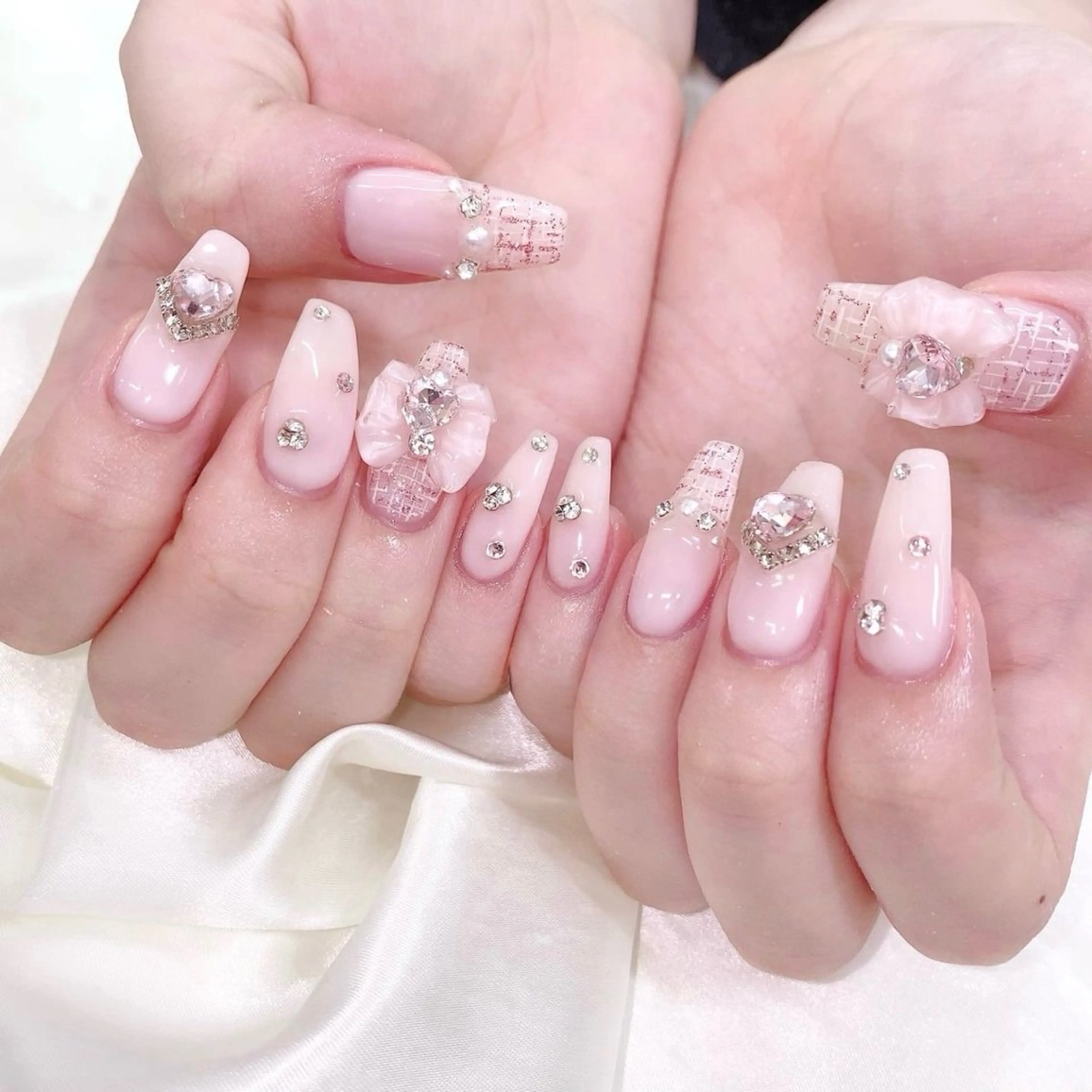 ネイル アートネイル オーロラネイル ブルー チークネイル フットネイル ハンドネイル NICY NAIL所属・NICY NAIL 池袋のネイルデザイン