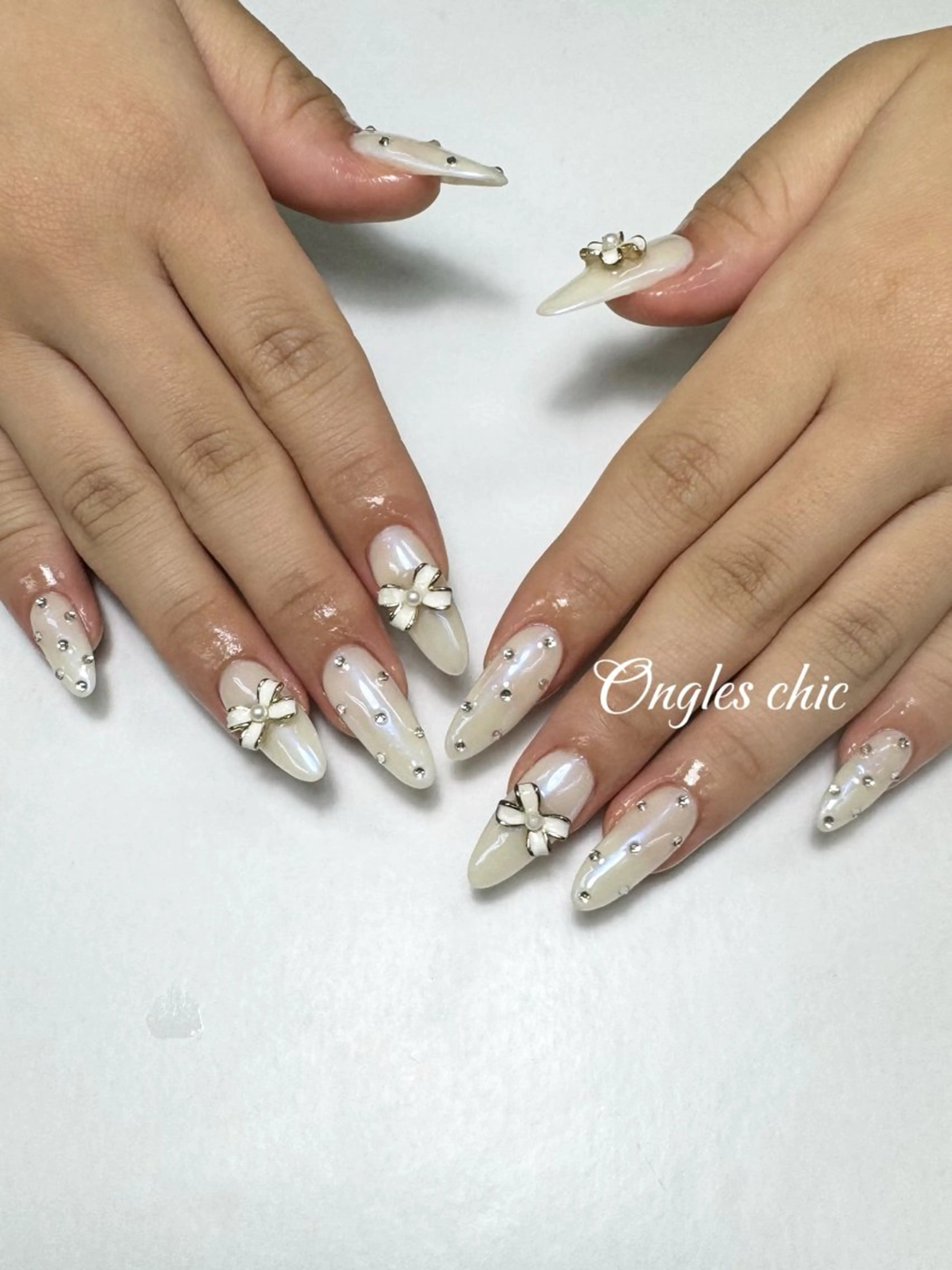 ネイル ハンドネイル ongles chicのネイルデザイン