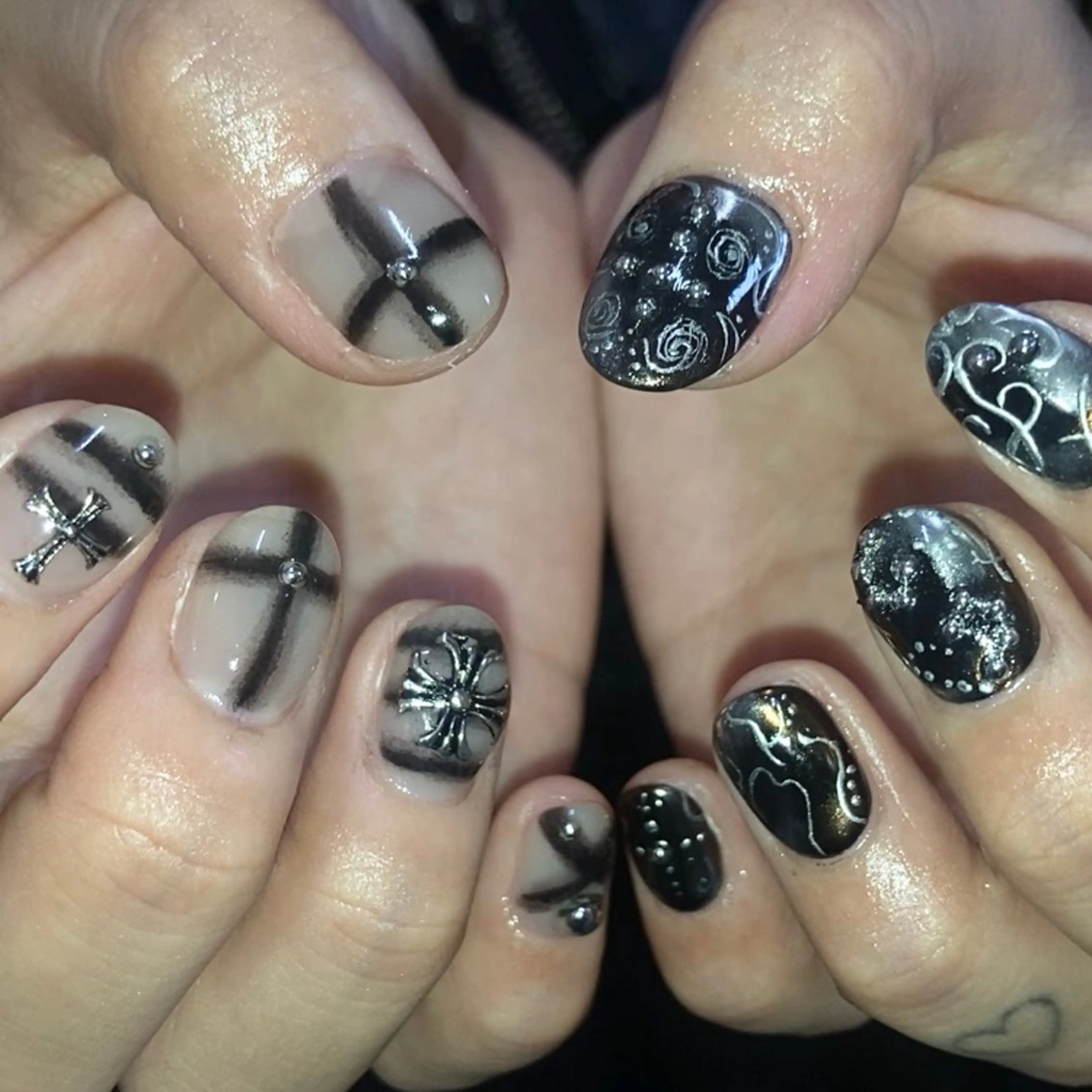 ネイル ハンドネイル フットネイル kana/モード ・グランジ⛓🎼のネイルデザイン