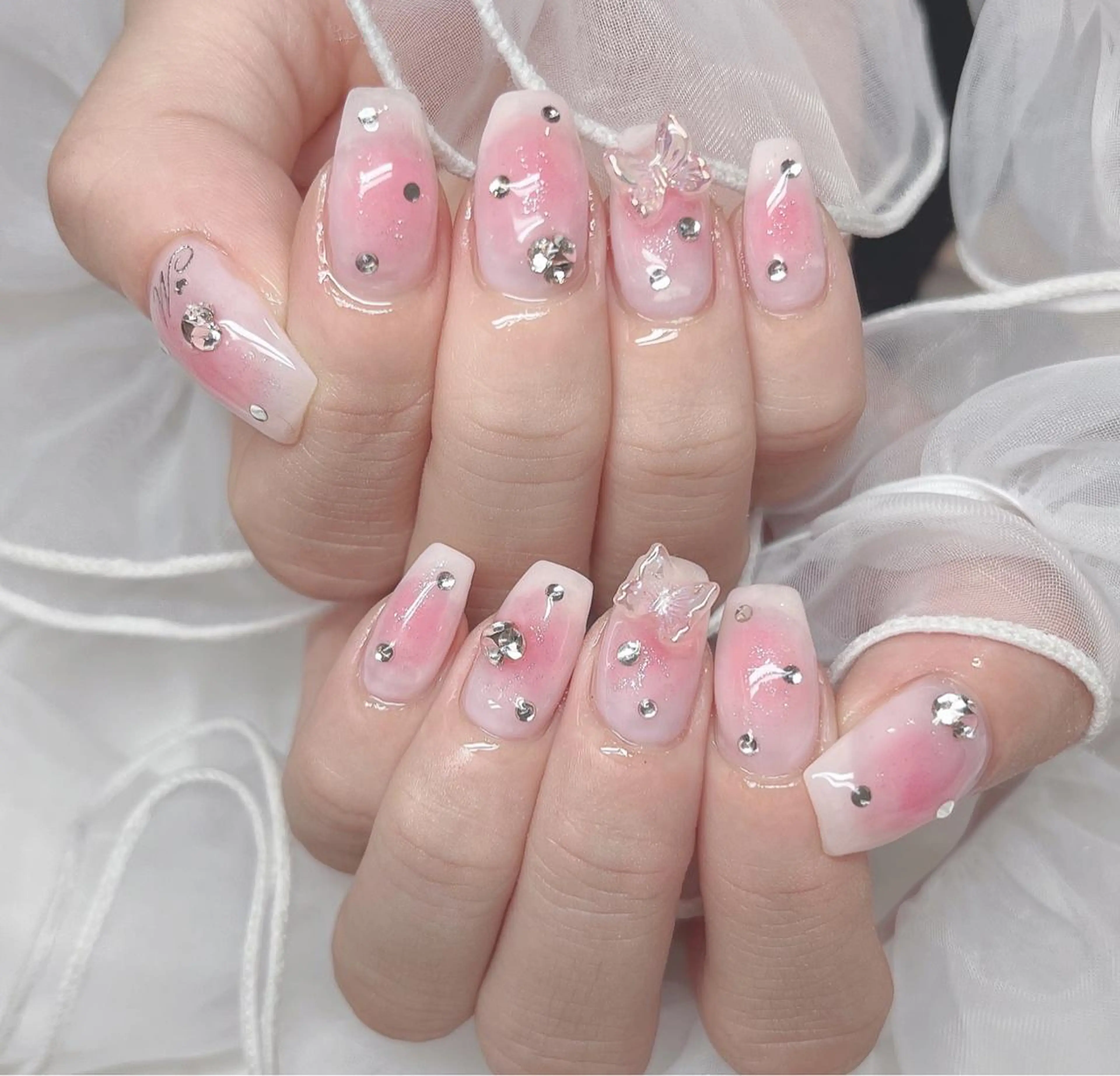 ネイル チークネイル nailsalon moca 堀江店所属・moca堀江店 momokaのネイルデザイン