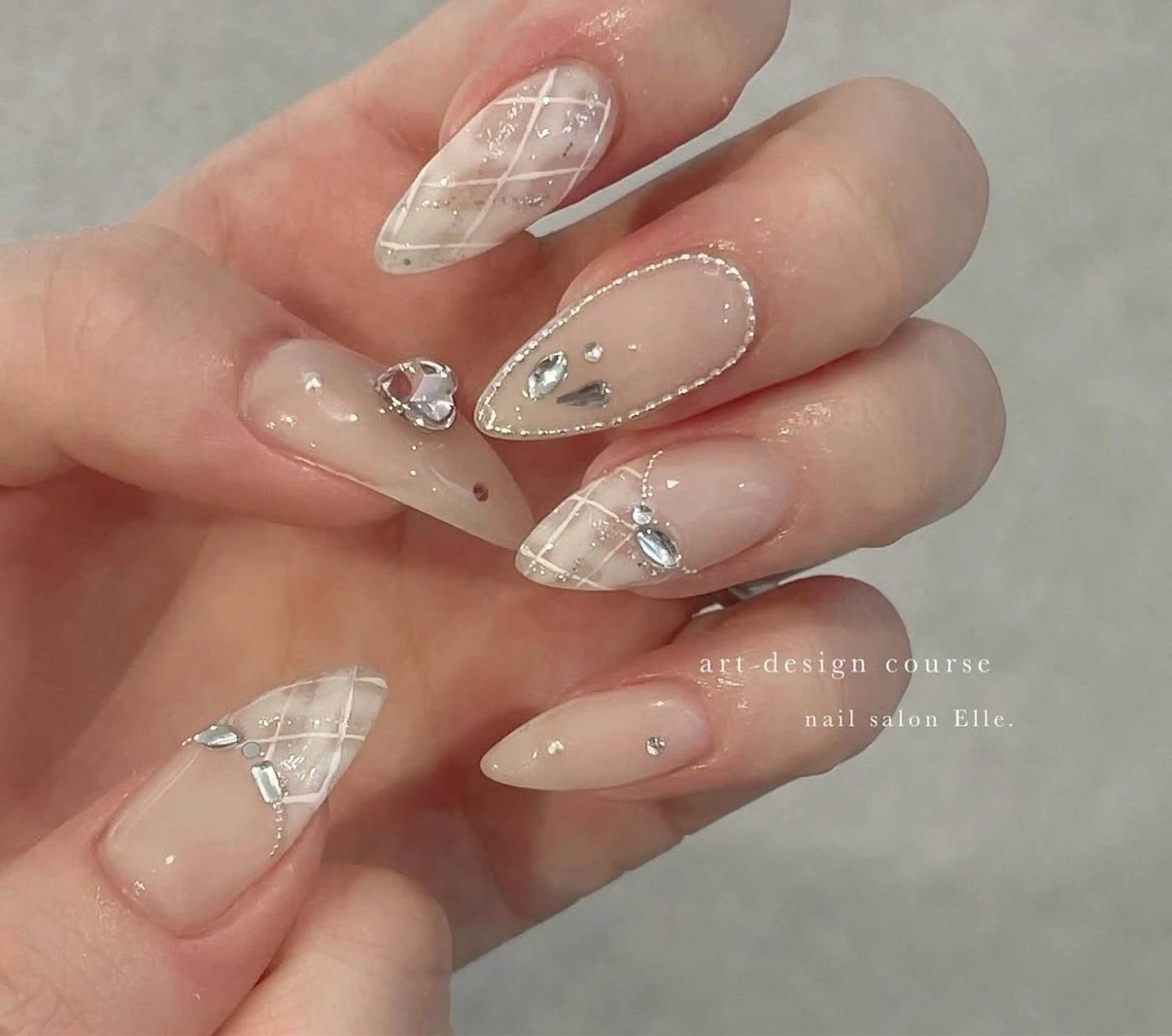 ネイル 長さ出し グラデーション キラキラネイル マグネットネイル ニュアンスネイル ハンドネイル Lee Nails チップ長さだし専門店のネイルデザイン