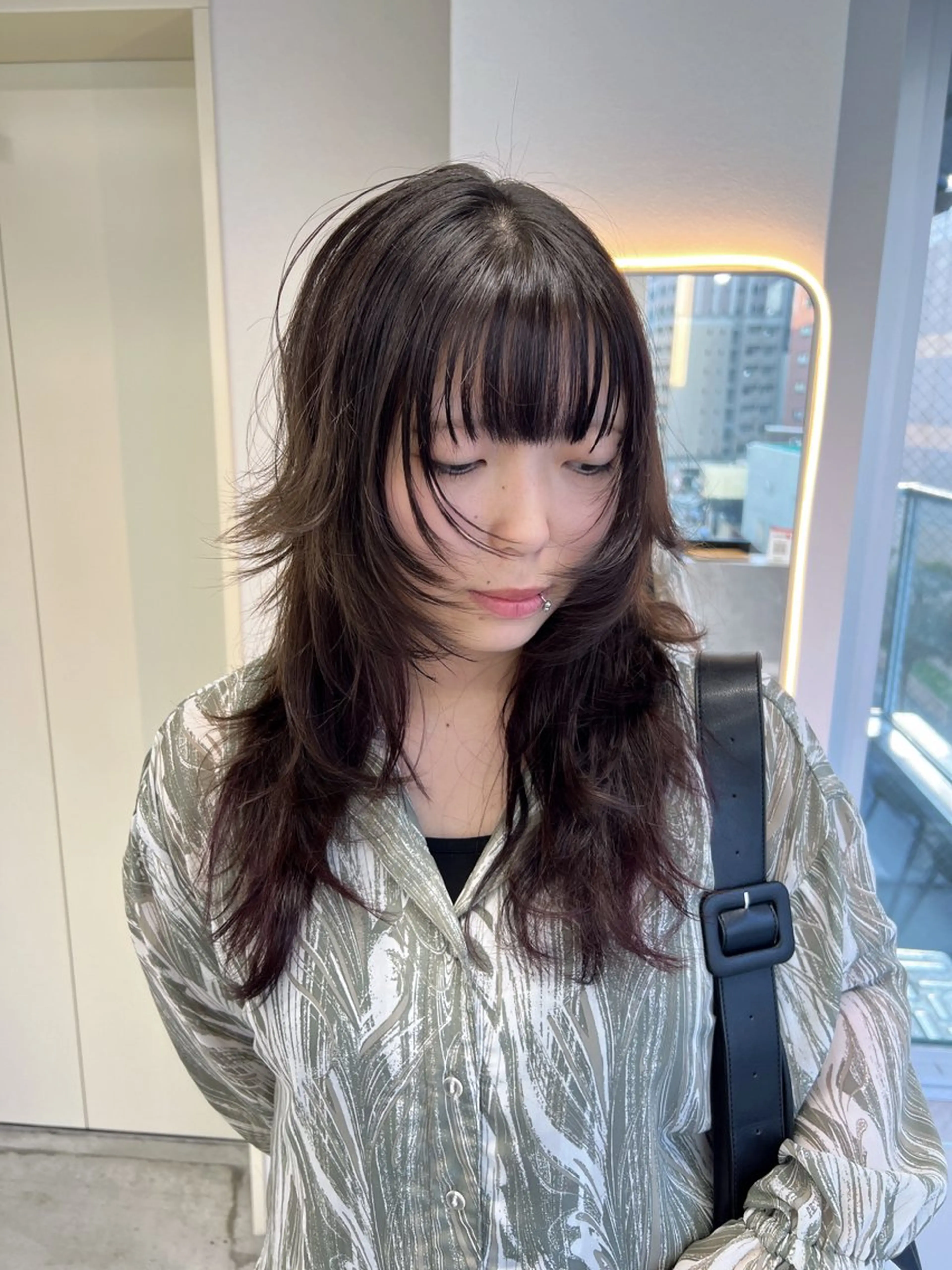 ロング カット ヘアカラー トリートメント maya レイヤーカットのヘアスタイル