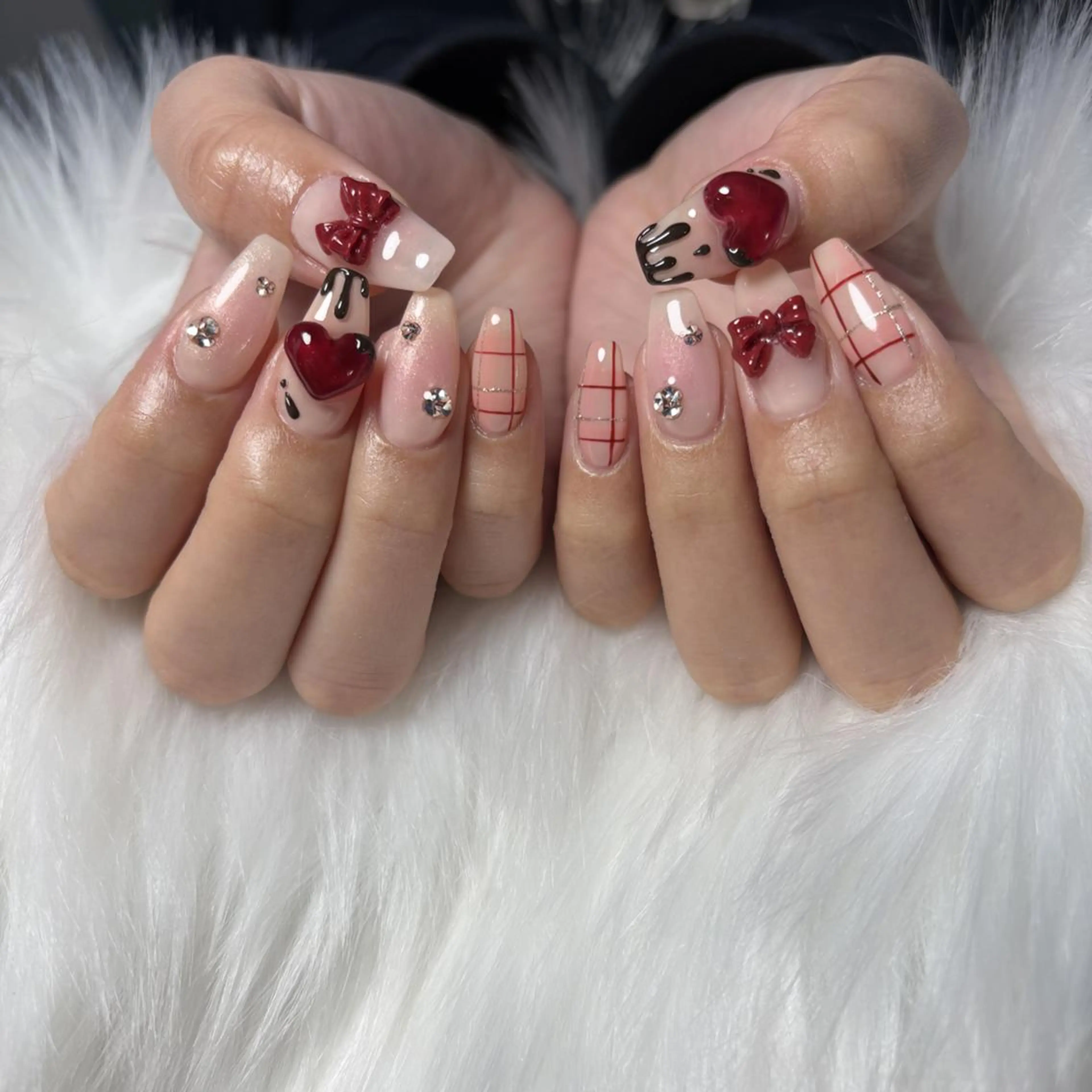 ネイル バレンタイン nail salon Libertyのネイルデザイン