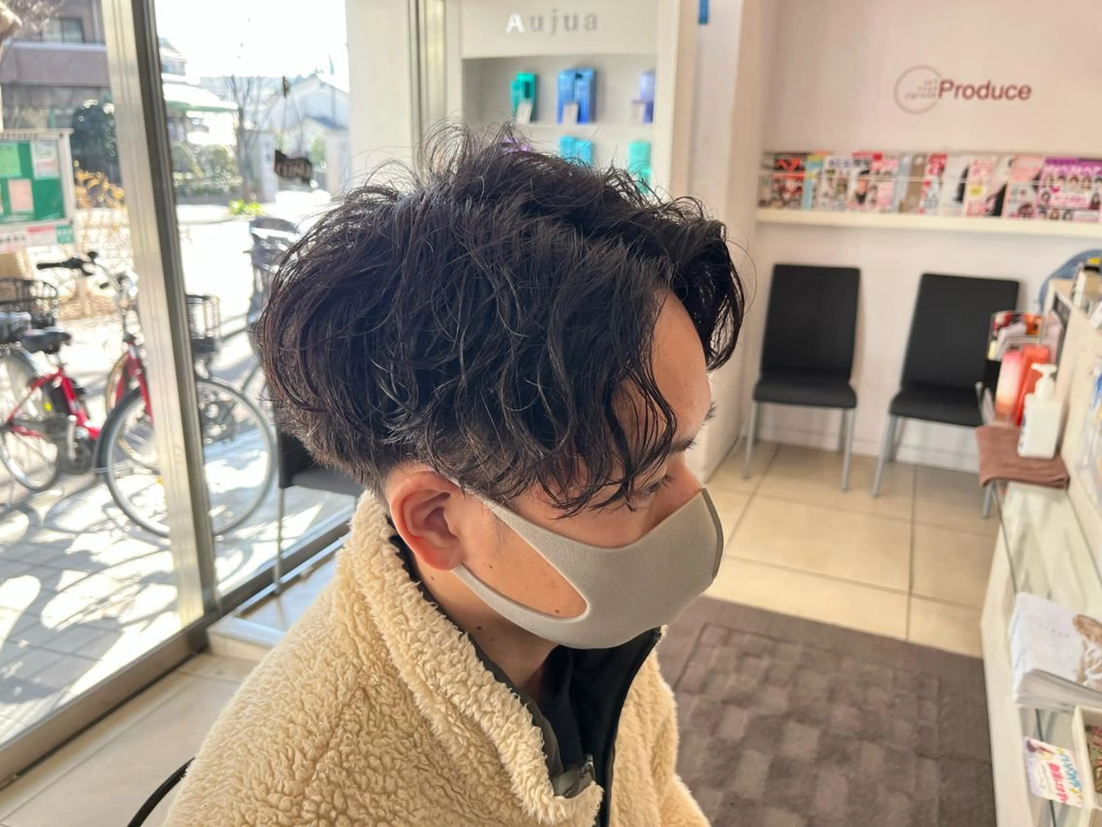 ミディアム パーマ メンズ ミディアムパーマ センターパート メンズパーマ スパイラルパーマ カット パーマ 毛流れヘアの達人 店長　須田龍世のヘアスタイル
