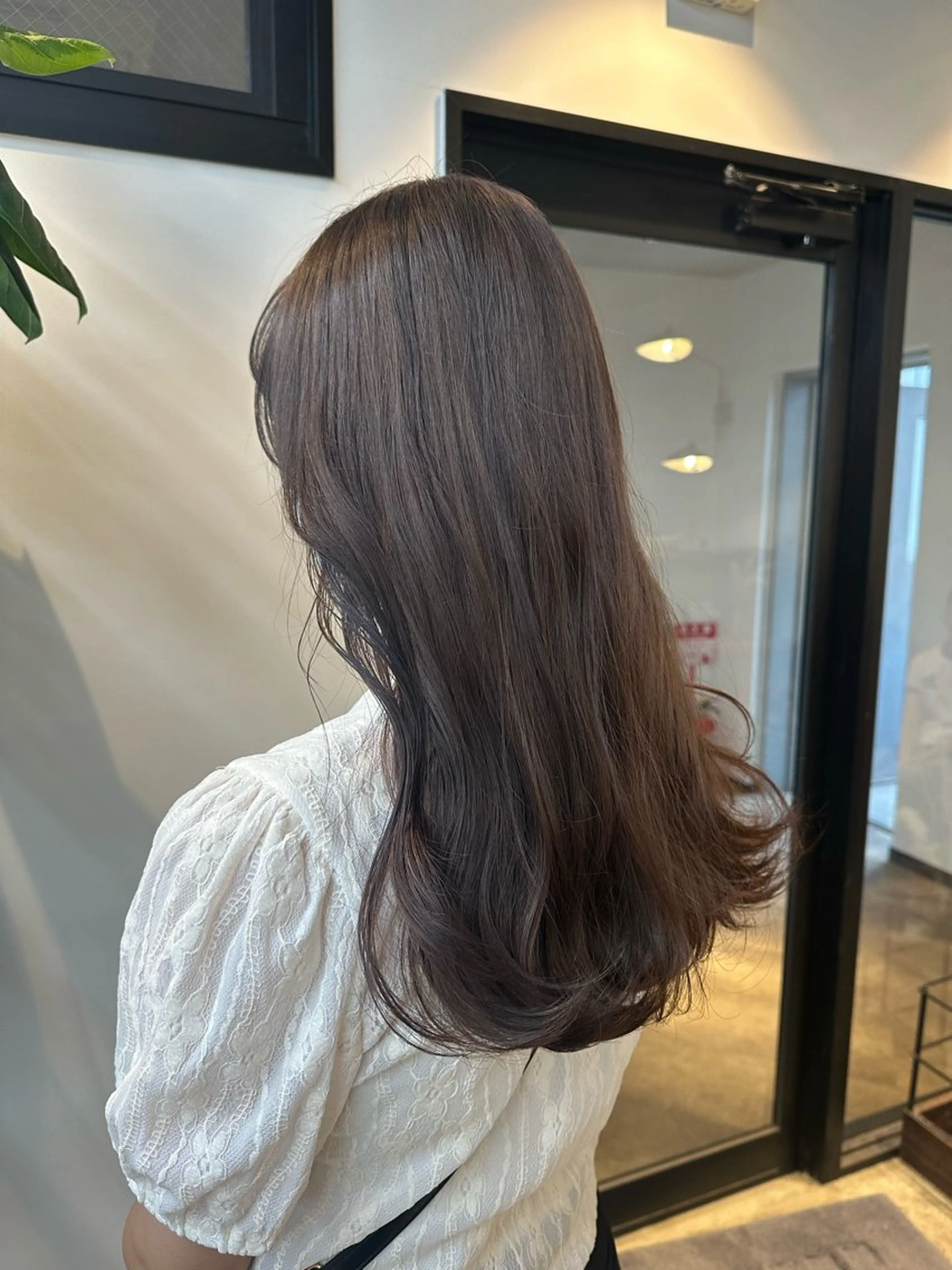 セミロング カラー yuika .のヘアスタイル