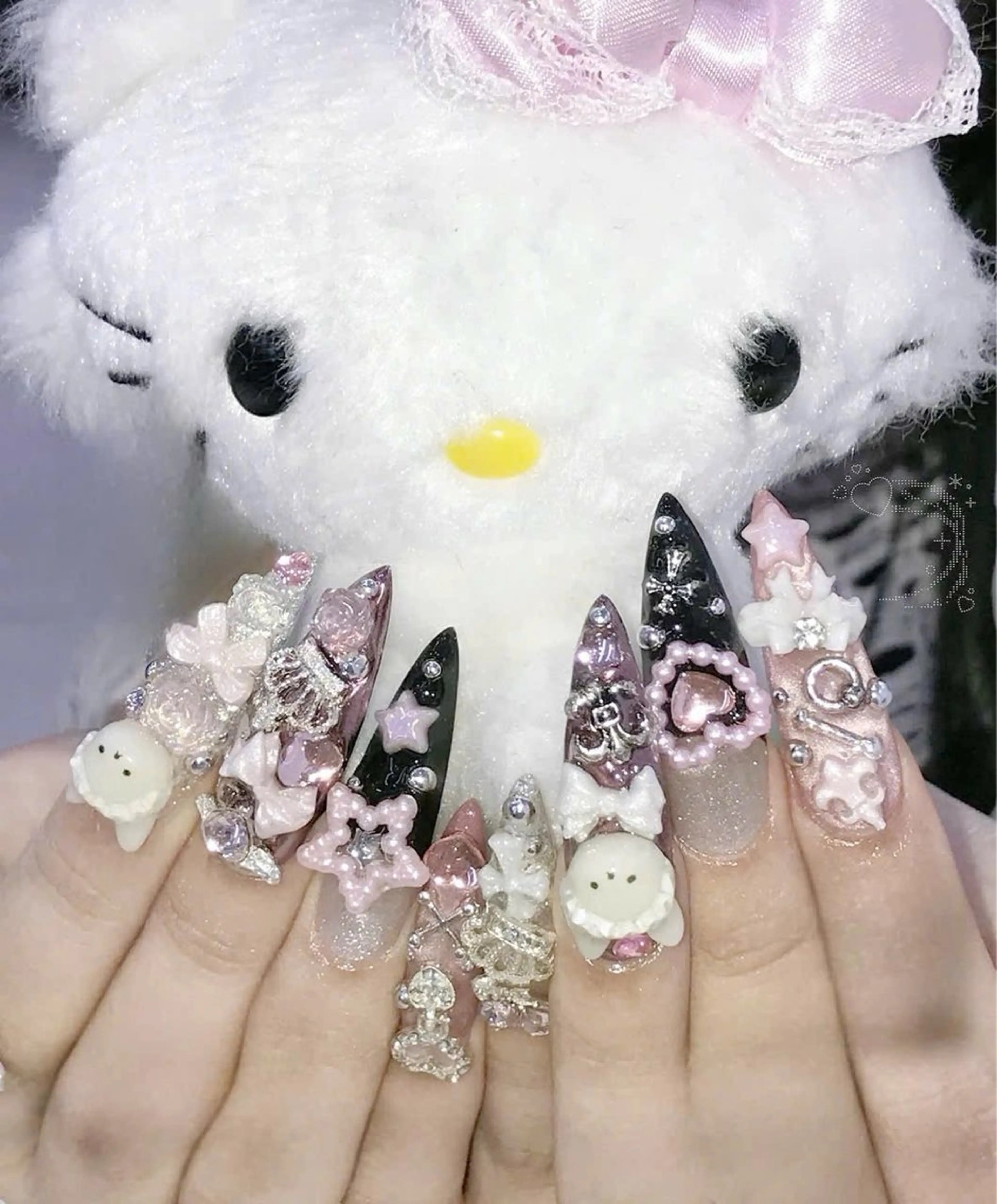 ネイル フレンチネイル キラキラネイル マグネットネイル ミラーネイル ニュアンスネイル ハンドネイル Lyn Nailのネイルデザイン