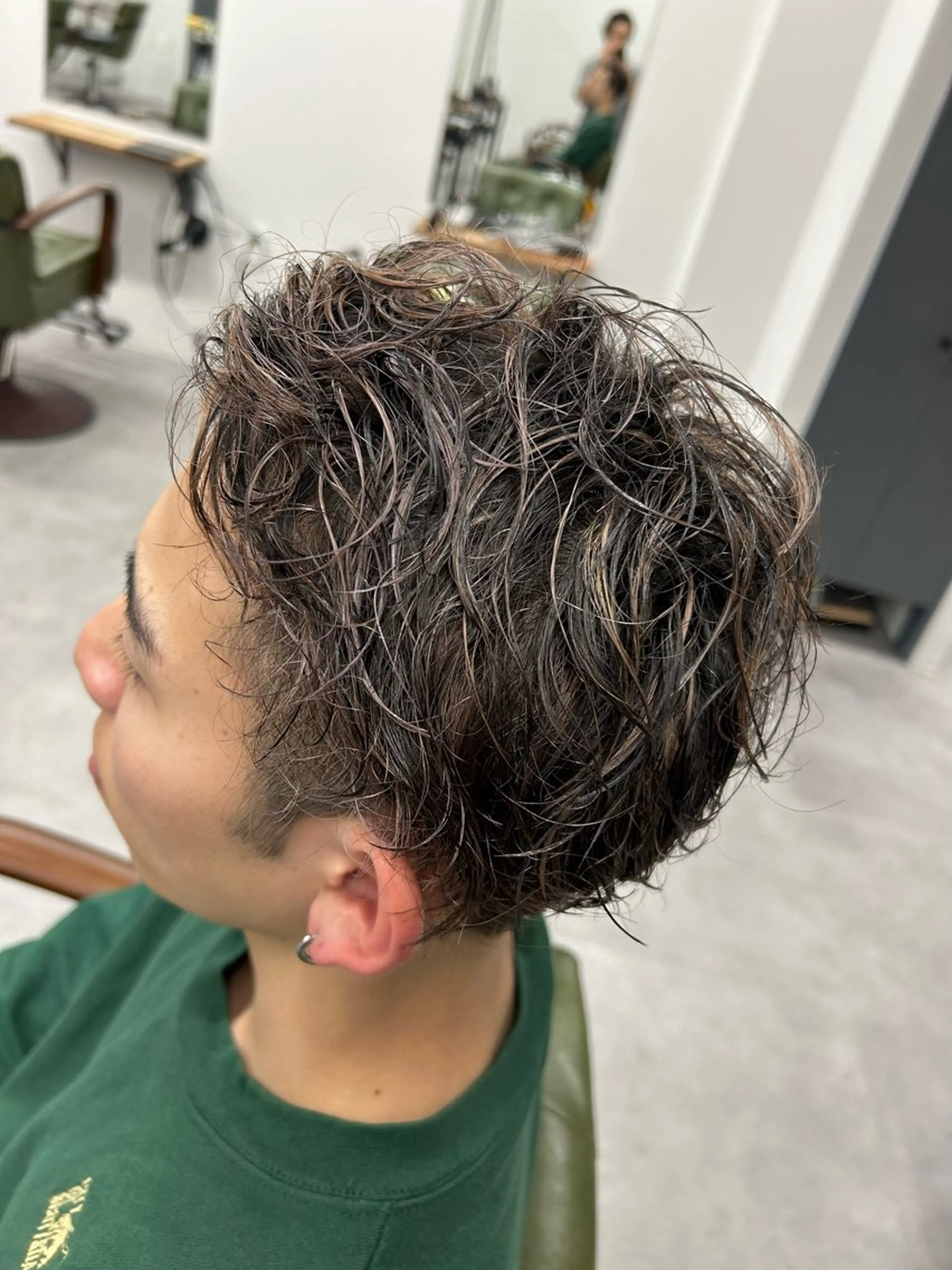 カラー メンズ メンズハイライト ハイライトカラー カット ヘアカラー トリートメント SHAFT Ieiriのヘアスタイル