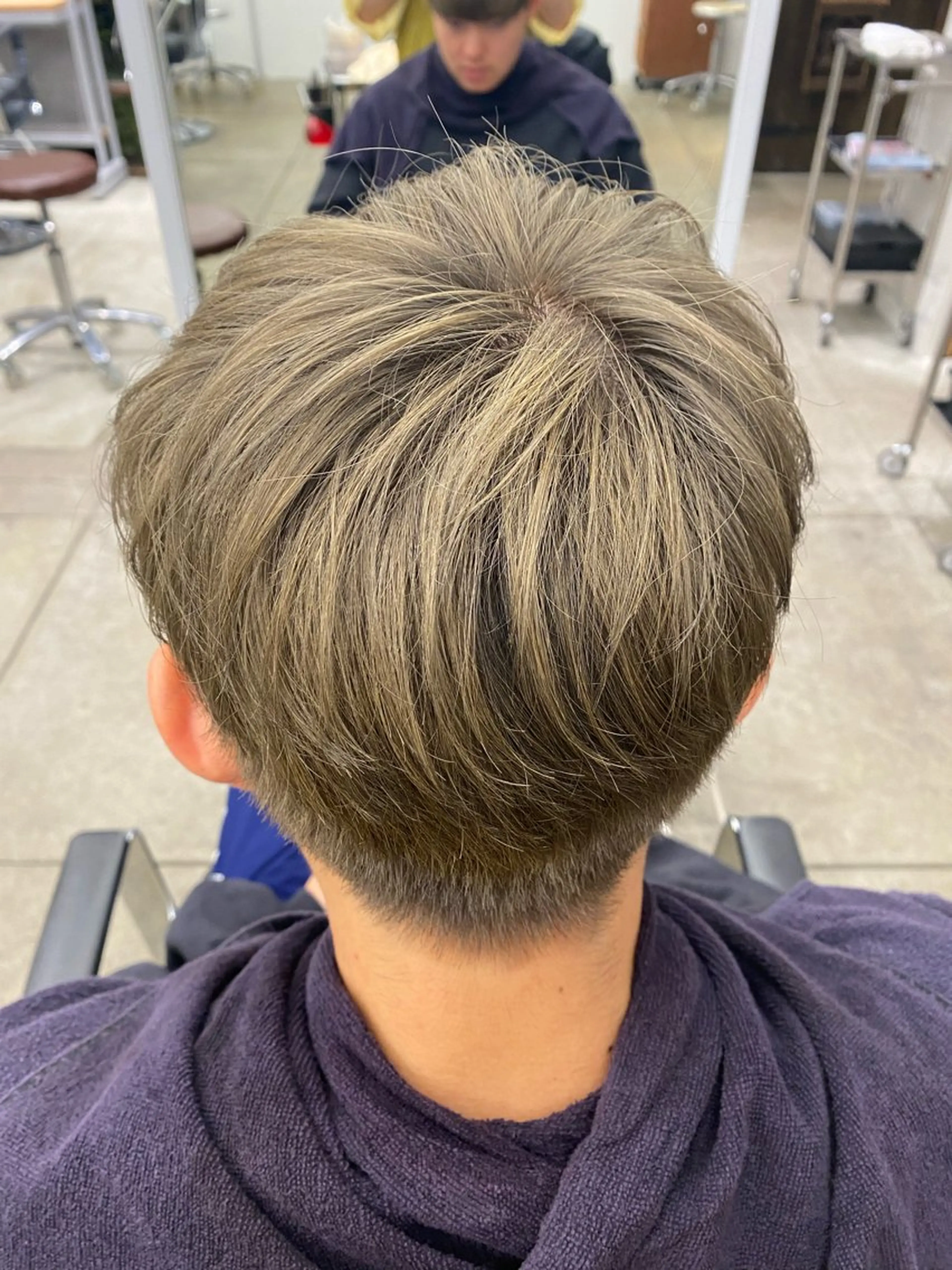 カラー メンズ メンズブリーチ ブリーチ グレージュ early所属・中村 ひなののヘアスタイル