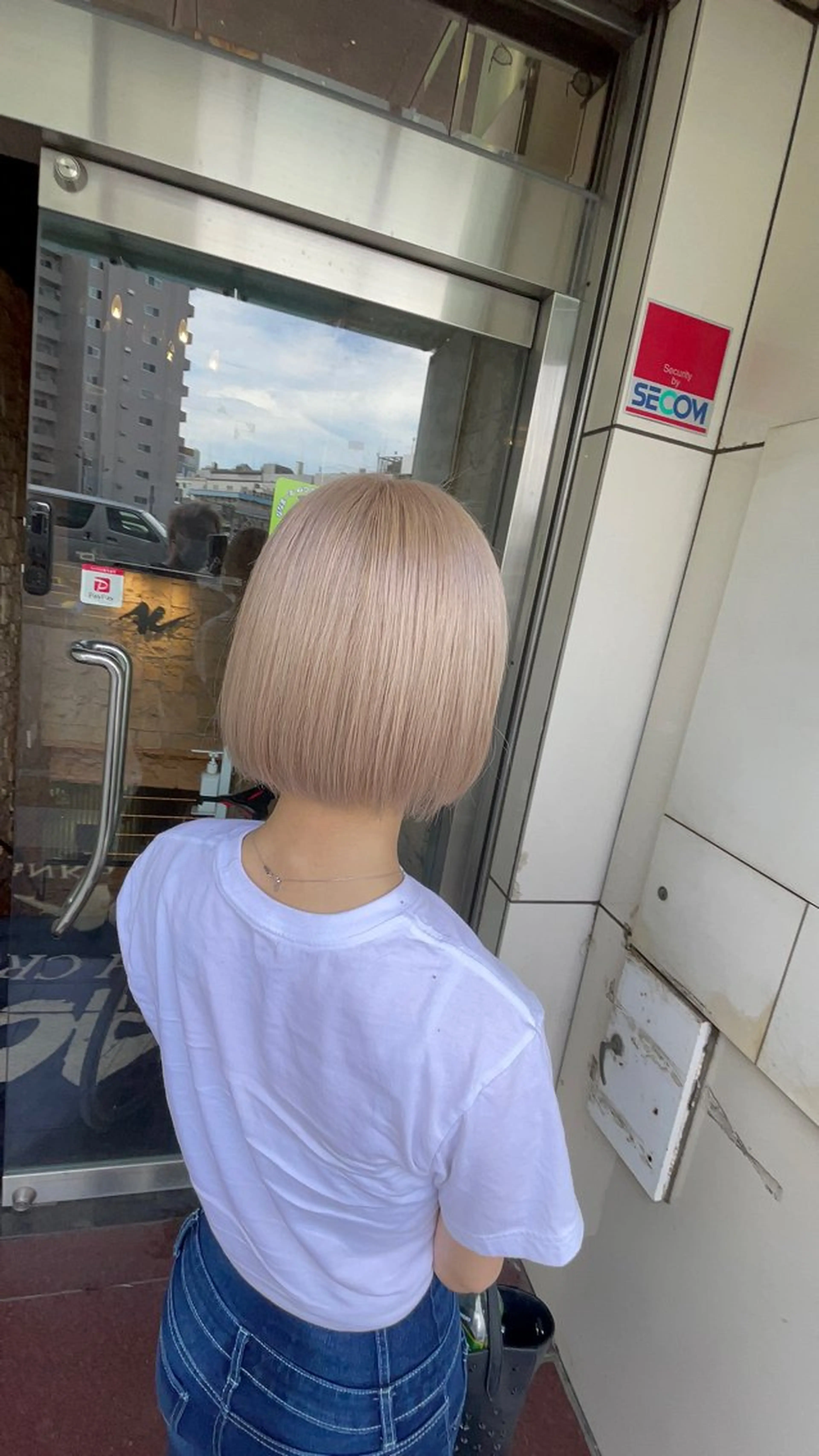 ショート カラー ブリーチ エクステ ヘアカラー トリートメント ヘアセット アンククロス/ エクステ／ハイトーンのヘアスタイル