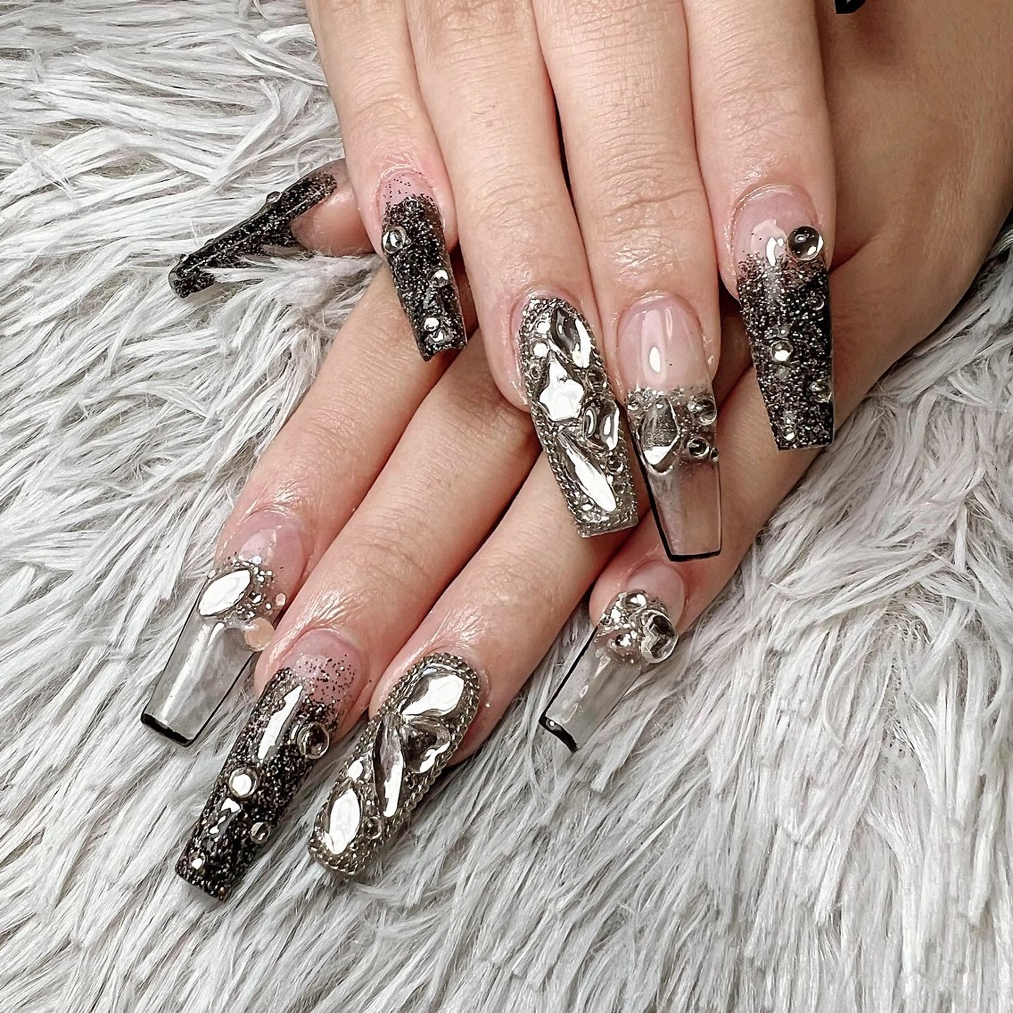 ネイル クリアネイル ラメ(グリッター) ラメグラデーション 持ち込み スカルプネイル ハンドネイル シェヌネイル JURAのネイルデザイン