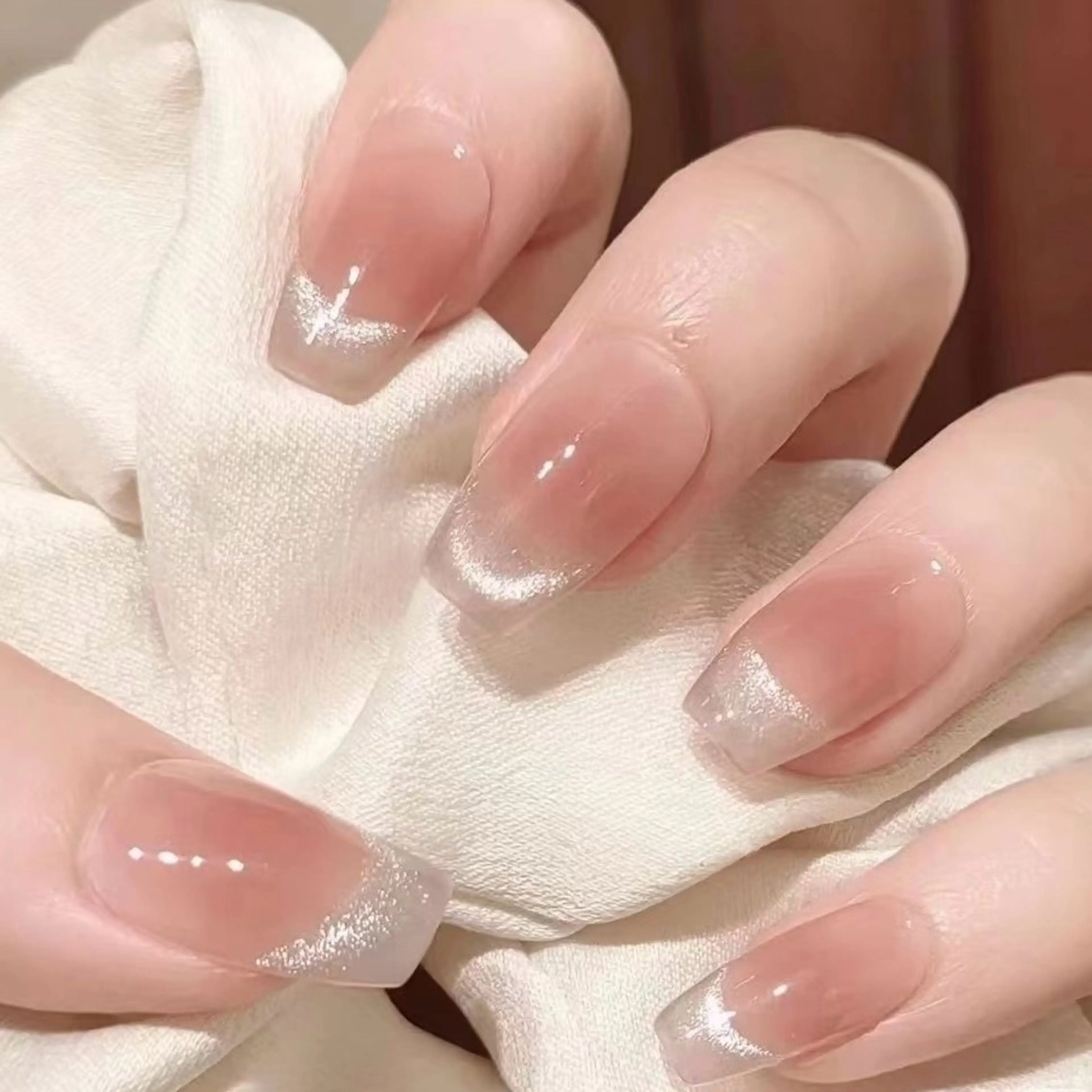 自爪韓国大人気チークマグネットフレンチの写真