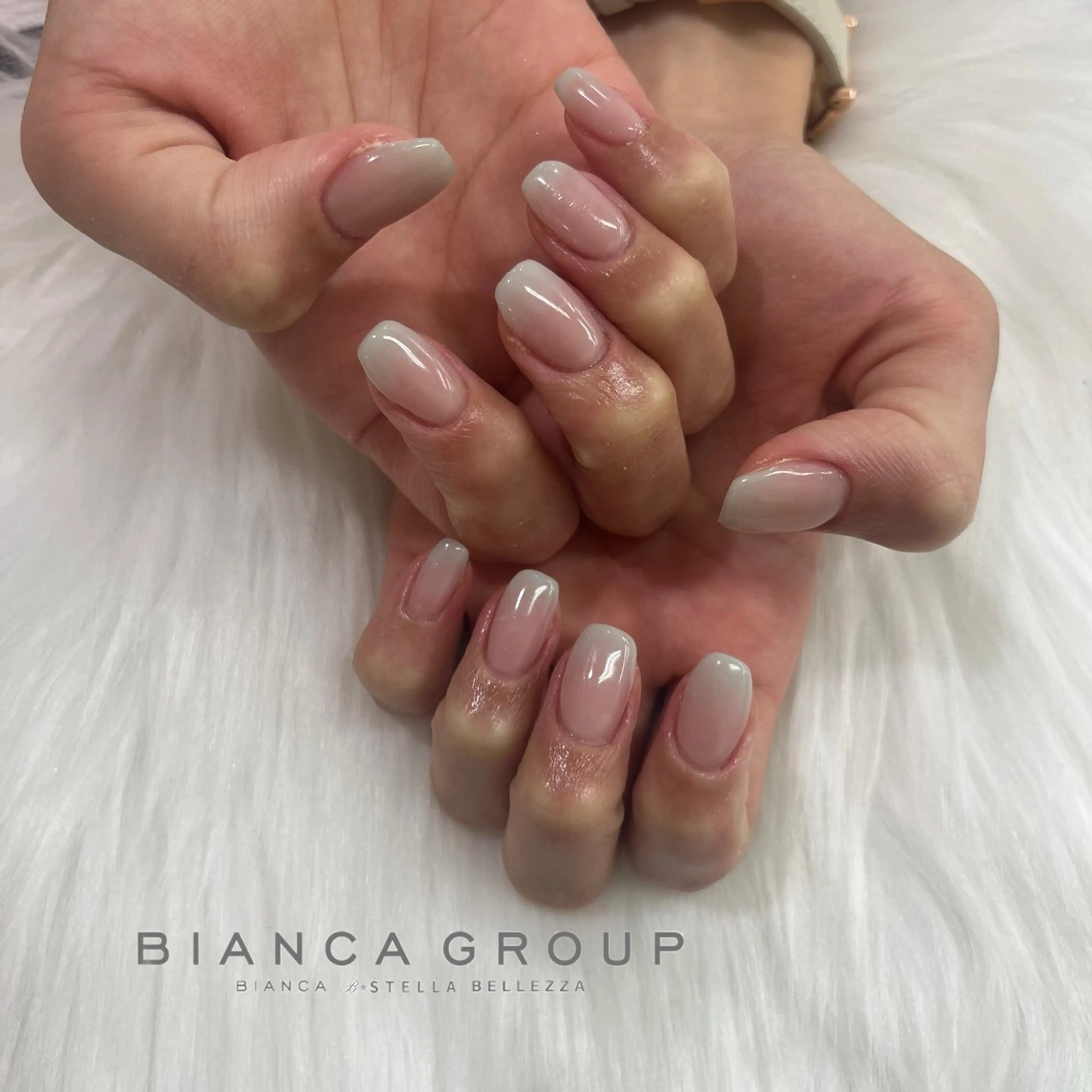 ネイル ハンドネイル Bianca 立川 Kouno ⭐️のネイルデザイン