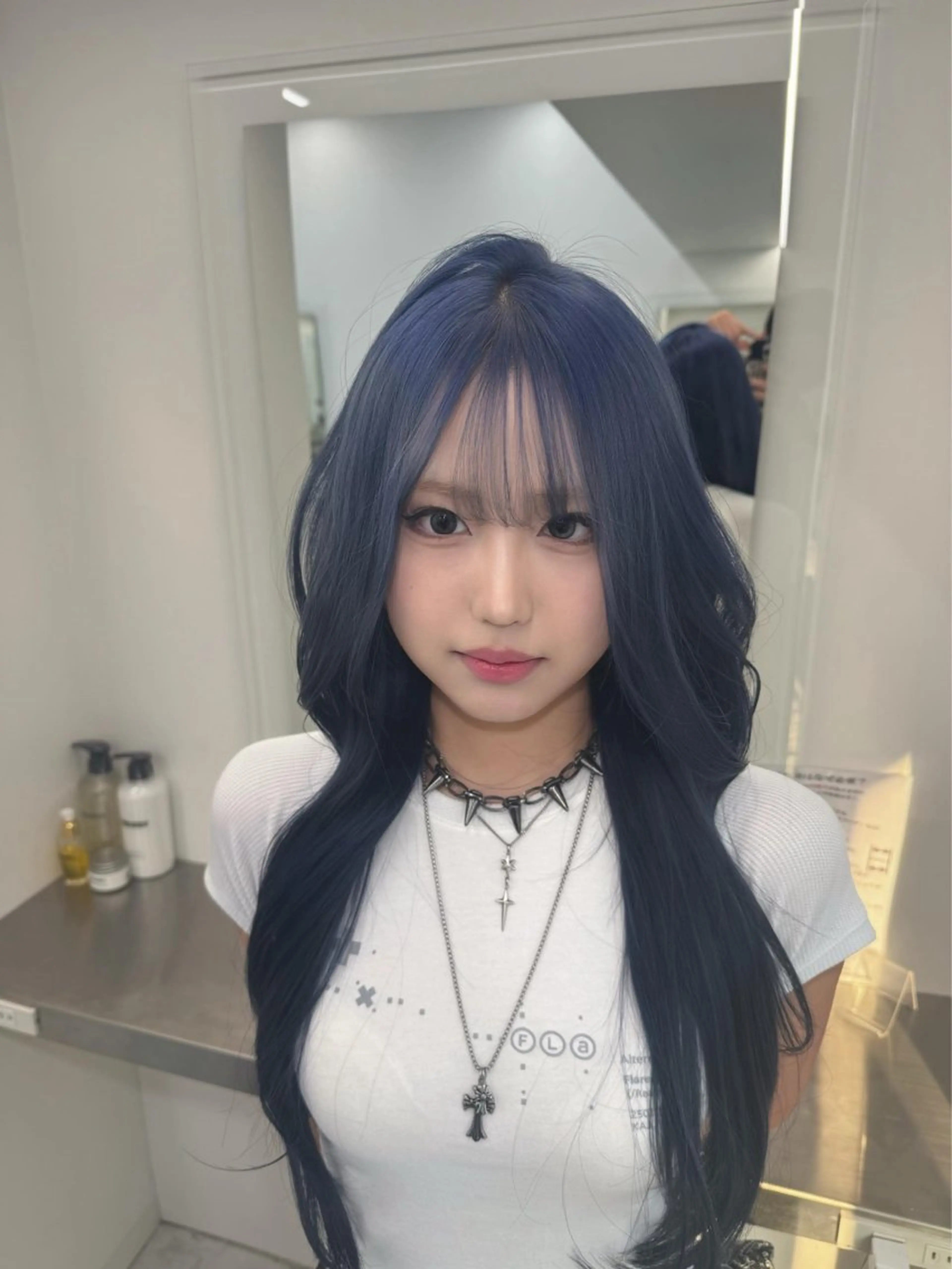 ロング カラー ヘアカラー 韓国暗髪🩶レイヤー 🩶hayatoのヘアスタイル