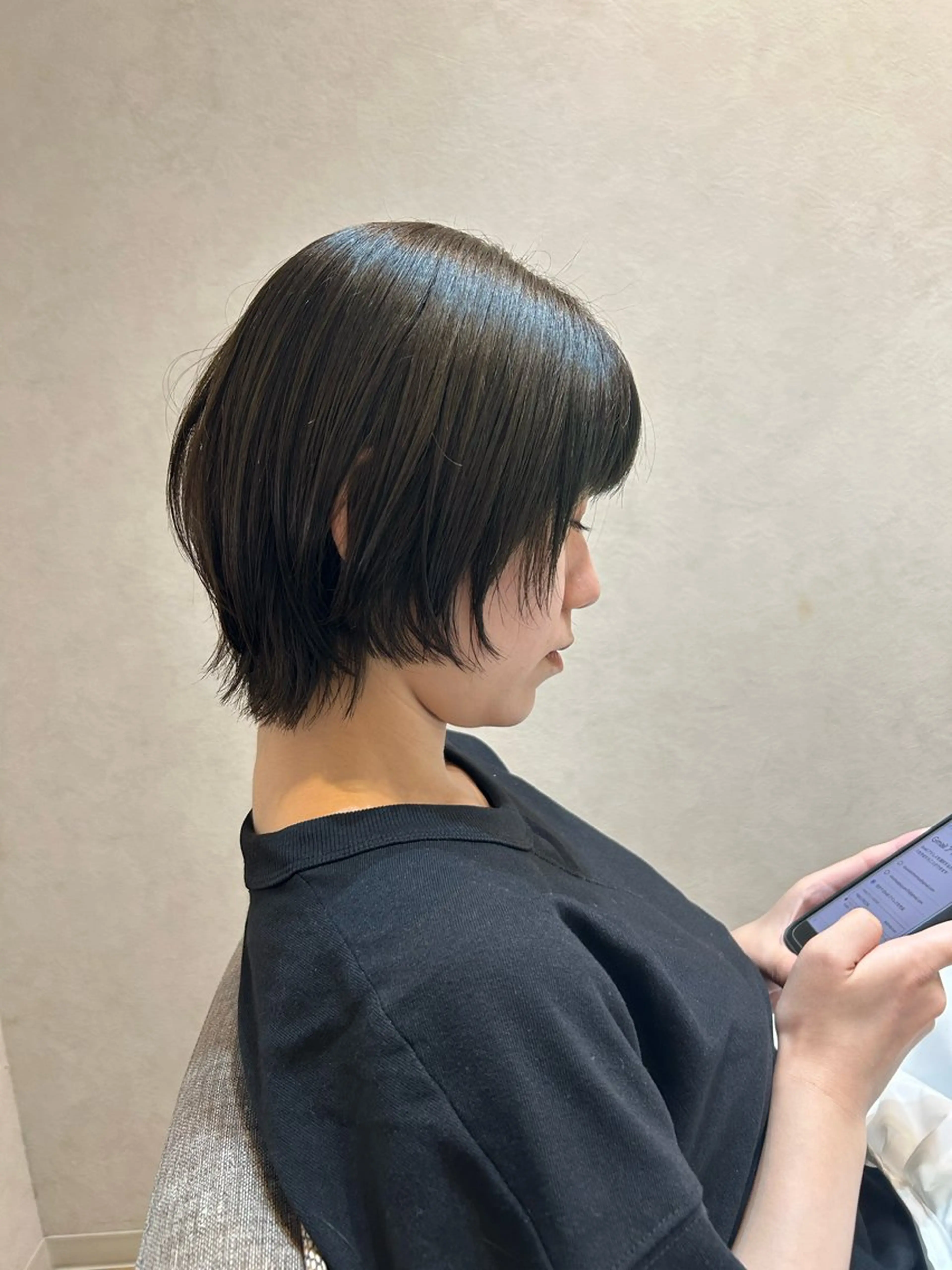 ショート カラー オリーブグレー ボブ ウルフカット カット ヘアカラー 児玉 りなのヘアスタイル