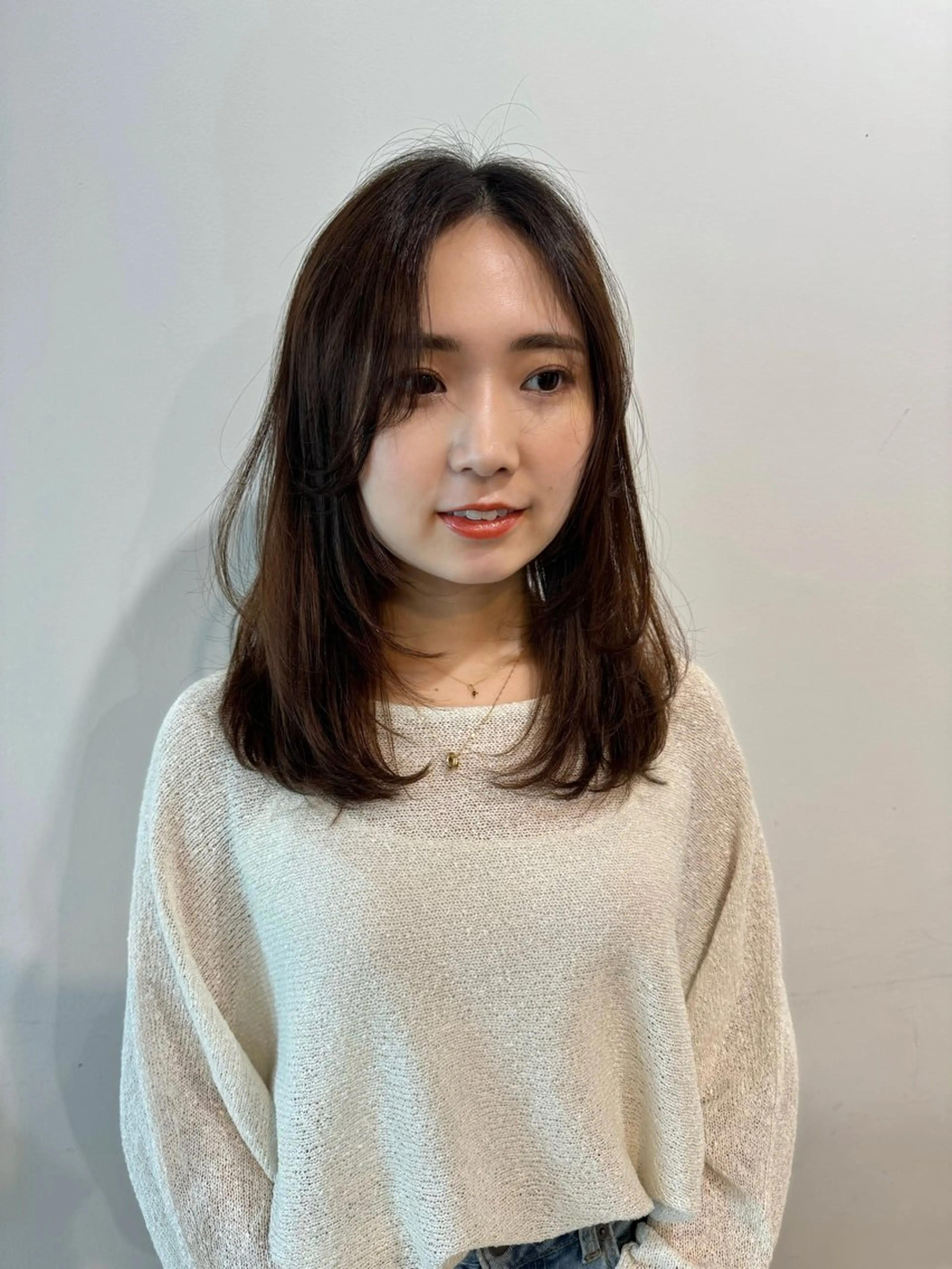 ミディアム レイヤーカット 渡邉 涼香のヘアスタイル