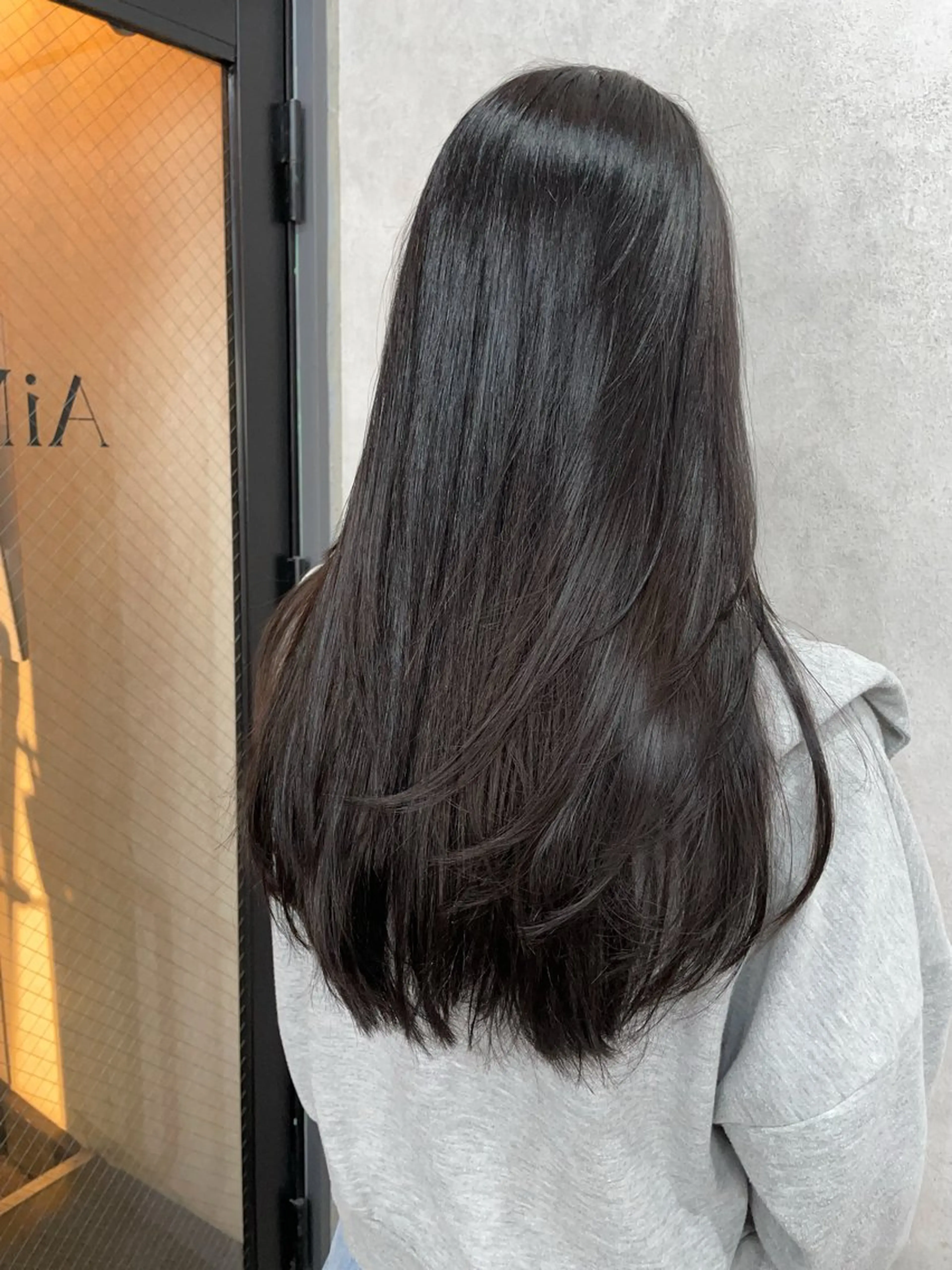 ロング カラー レイヤーカット AIRI layer cut hairのヘアスタイル