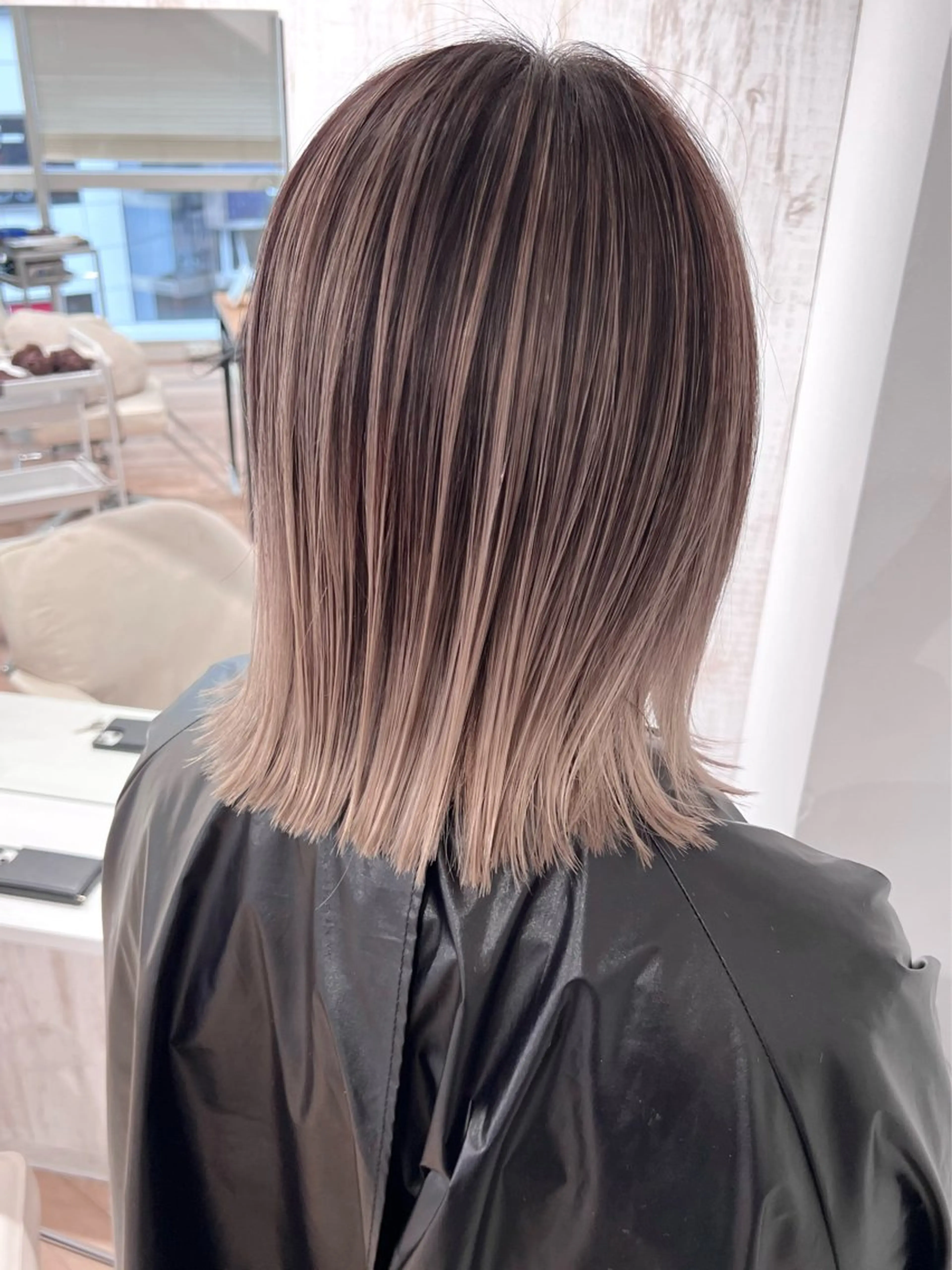 ショート カラー バレイヤージュ ベージュカラー ブリーチ ケアブリーチ ダブルカラー お肌トーン🆙カラー 全ての女性を艶髪にのヘアスタイル