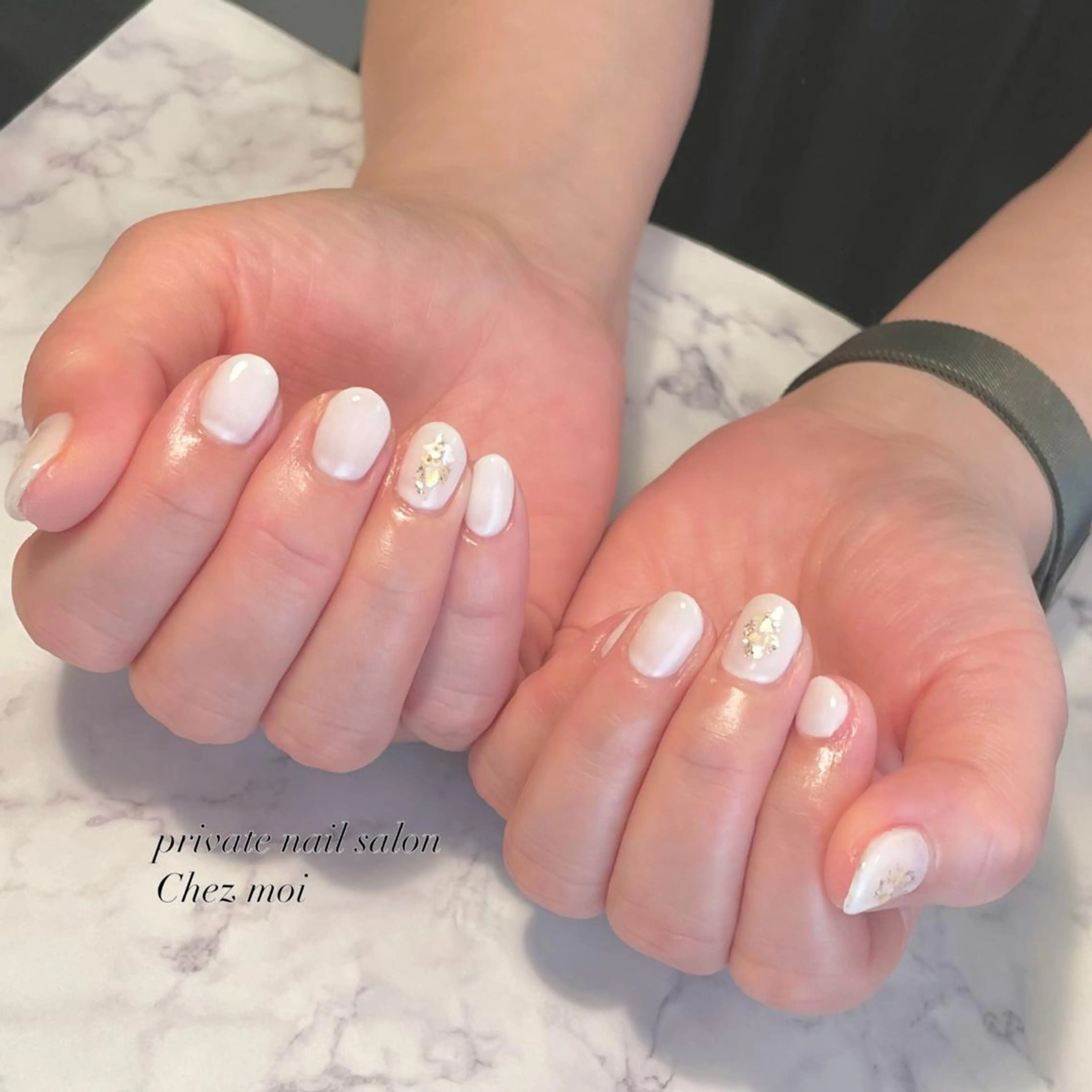 ネイル ホワイト KOMINE TOMOKOのネイルデザイン