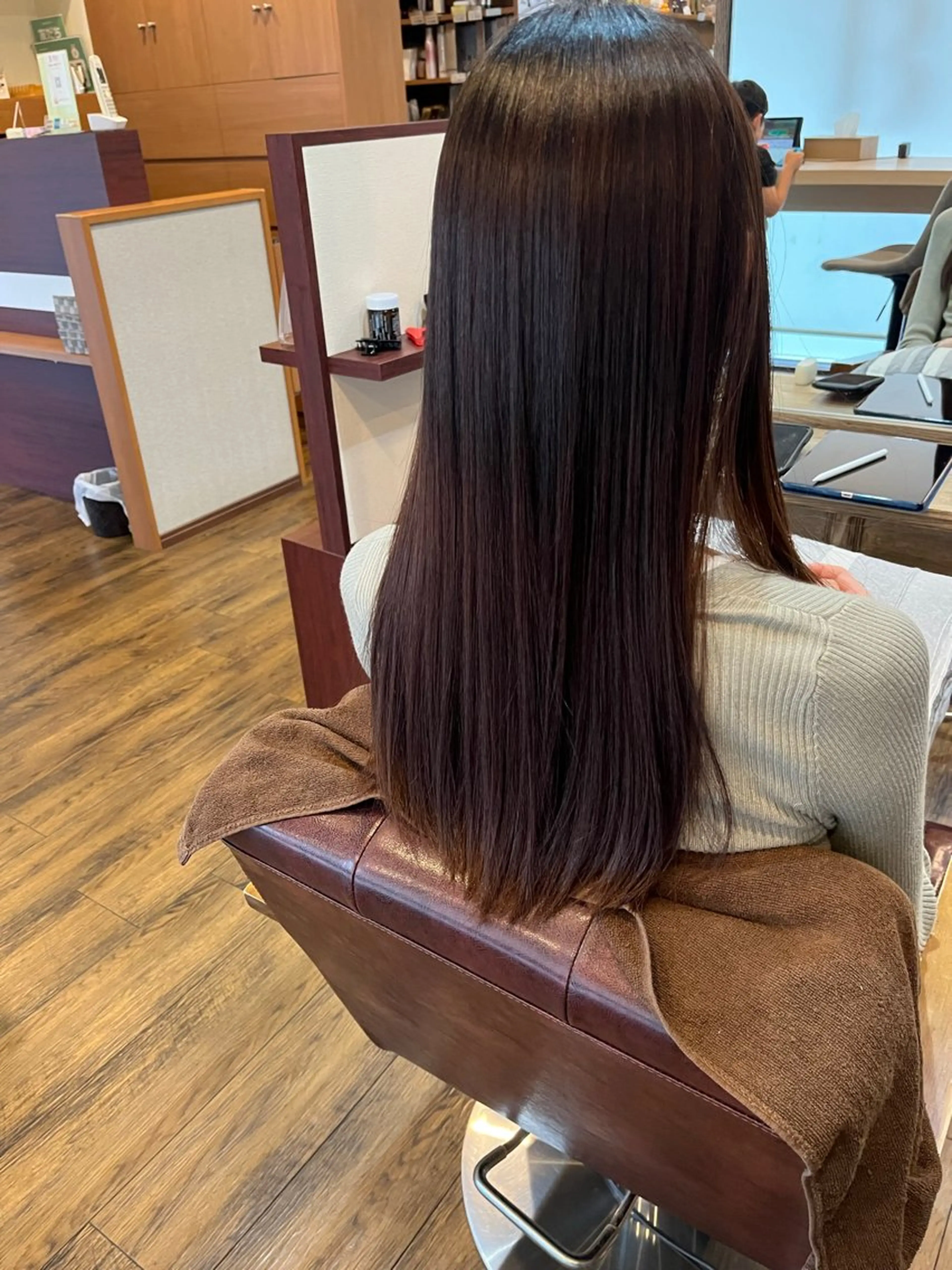 ロング カラー パーマ トリートメント カット ヘアカラー 縮毛矯正 トリートメント Lamie所属・大人女子&髪改善専門 Nobuフリーランスのヘアスタイル