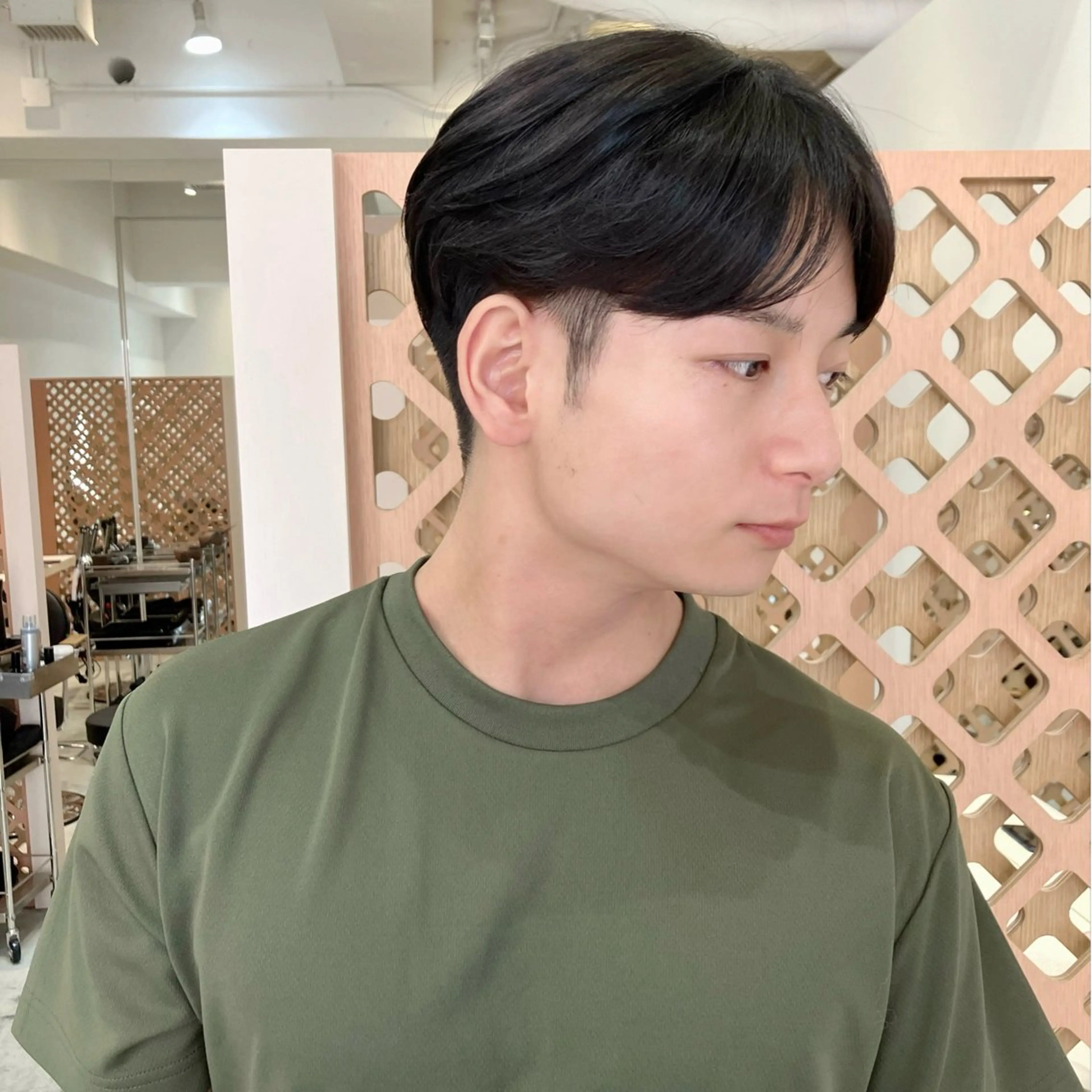 ショート パーマ メンズ センターパート メンズショート ショートヘア カット パーマ 川間 将彦のヘアスタイル