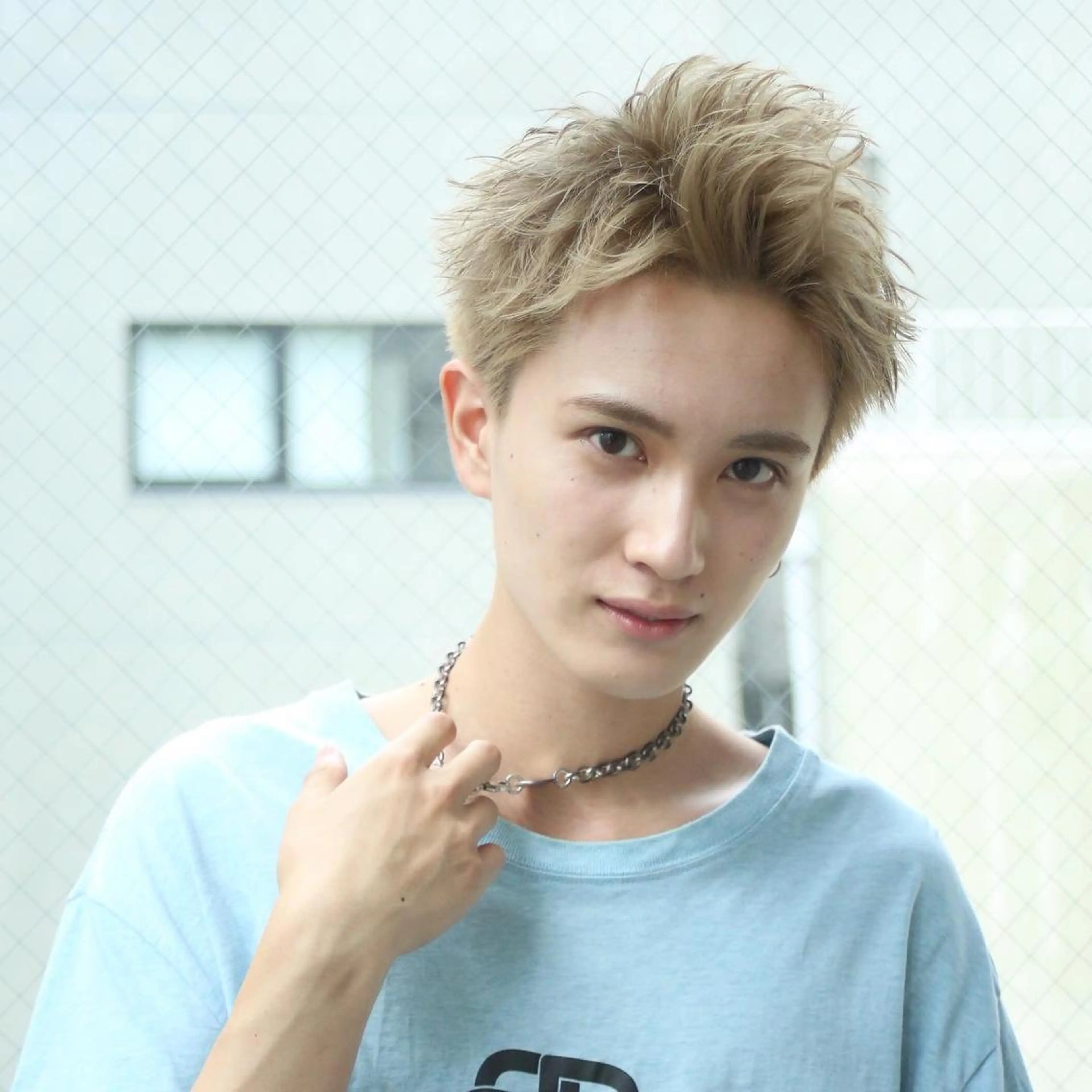 カラー パーマ ヘアアレンジ メンズ アップバング メンズブリーチ センターパート ダウンパーマ フェードカット カット ヘアカラー トリートメント ヘアセット 【メンズヘアの匠】 タニ　心斎橋　アメ村のヘアスタイル