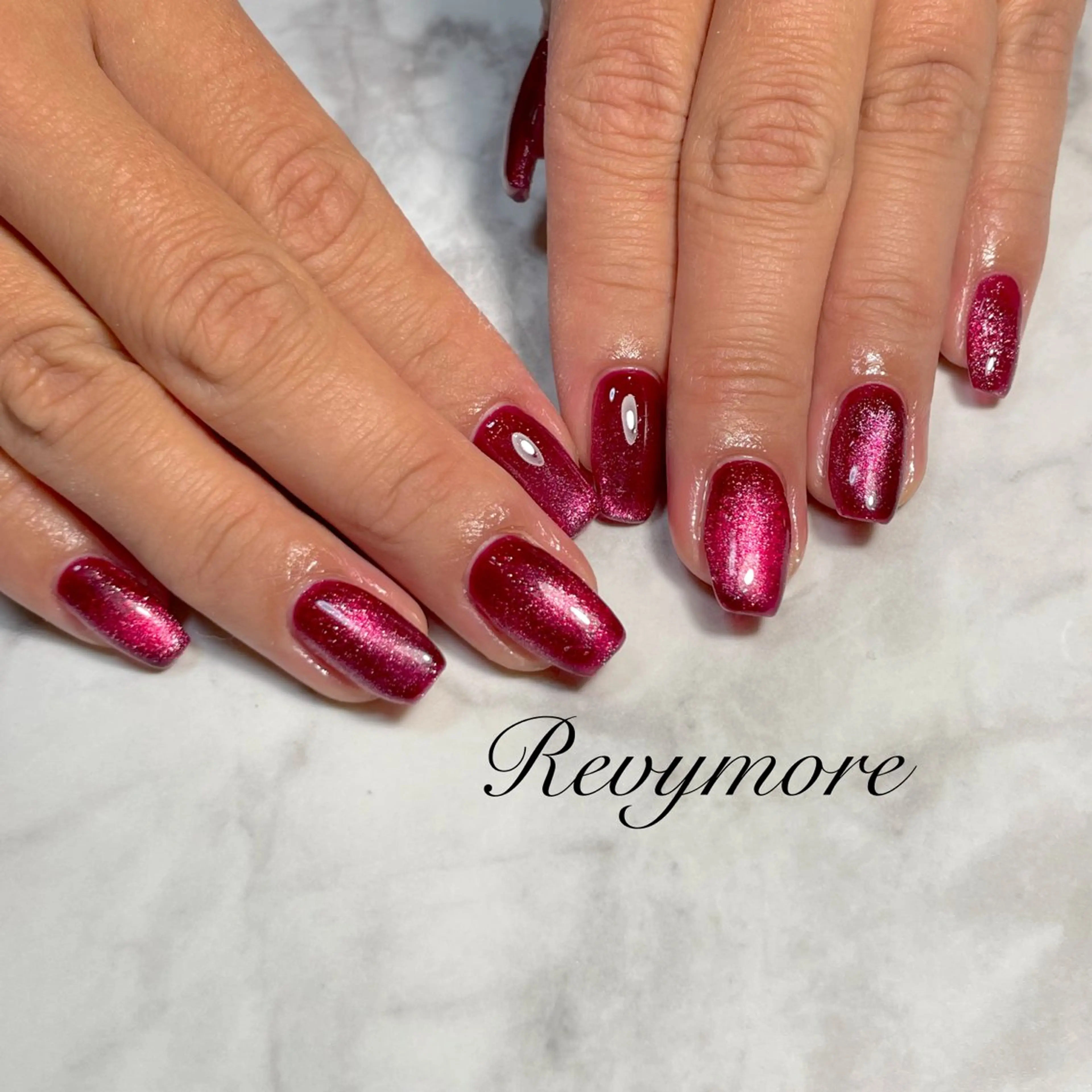 ネイル ボルドー ジェルネイル マグネットネイル ニュアンスネイル オフィスネイル nail salon Revymore所属・nail salon Revymoreのネイルデザイン