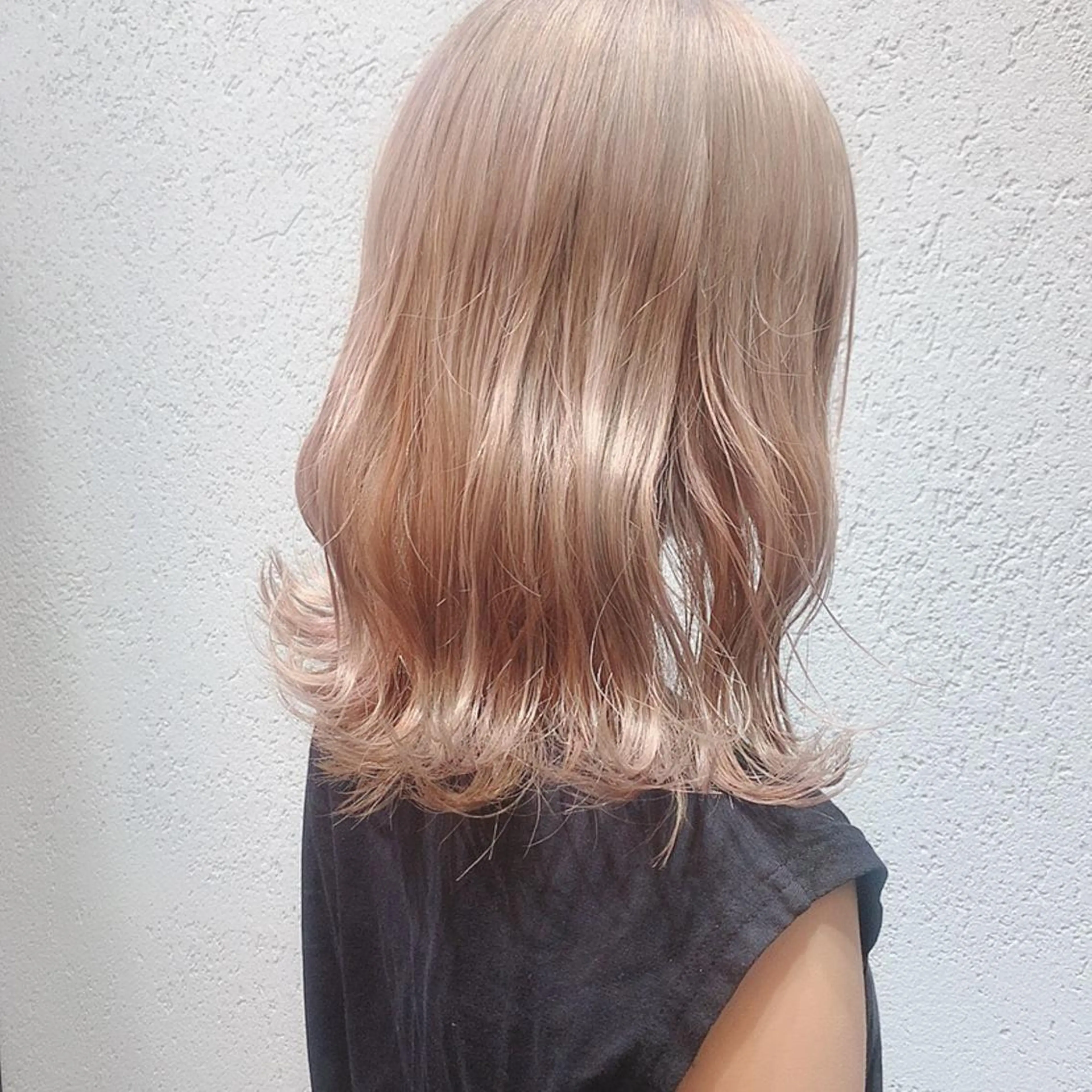 セミロング カラー ブロンド ハイトーンカラー ホワイトブロンド 🫧chinatsu 🫧のヘアスタイル