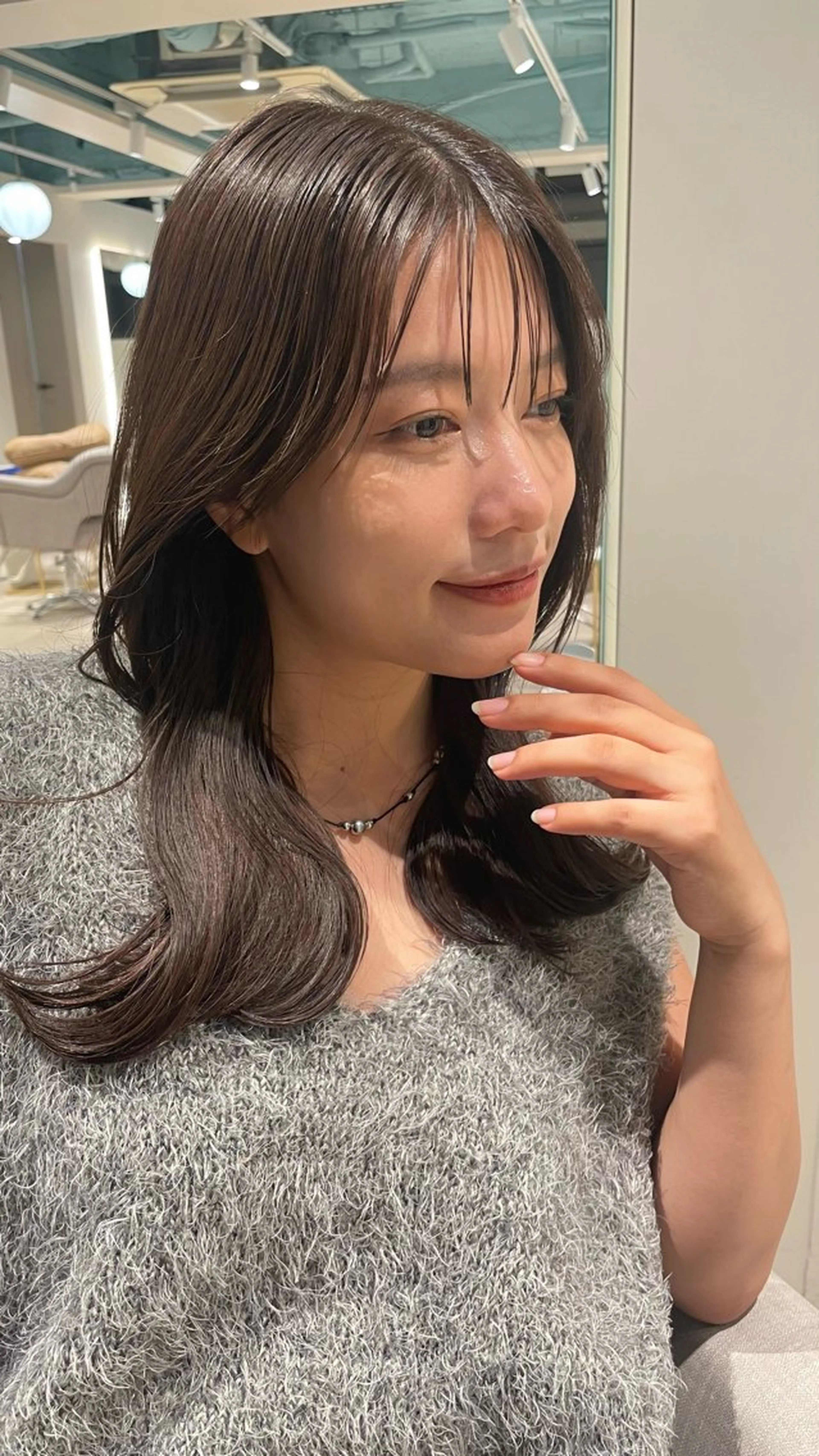 セミロング 根本 彩永のヘアスタイル