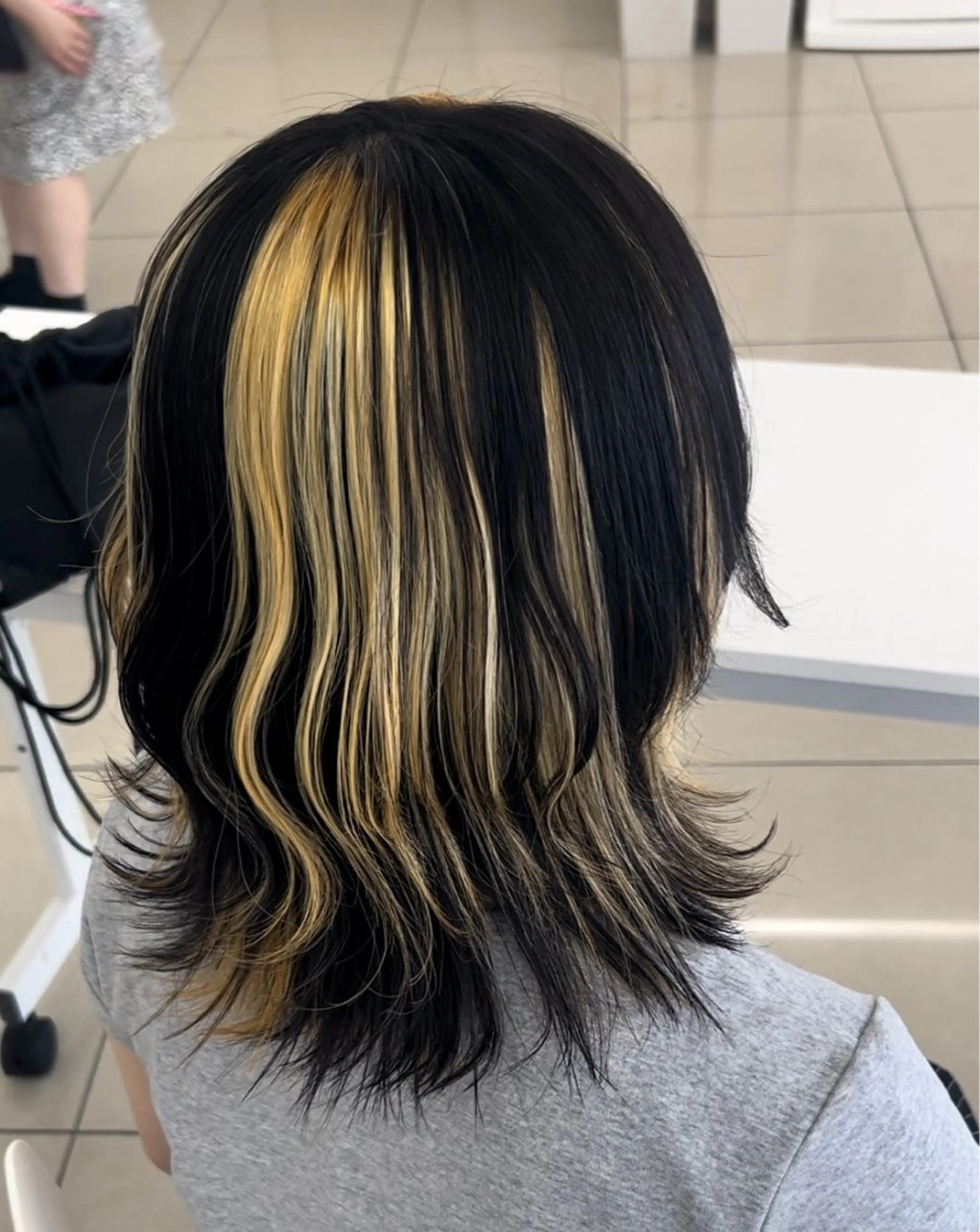 ショート カラー デザインカラー カット ヘアカラー ハイトーン、カラー 特化⟡.·すわ☁️のヘアスタイル