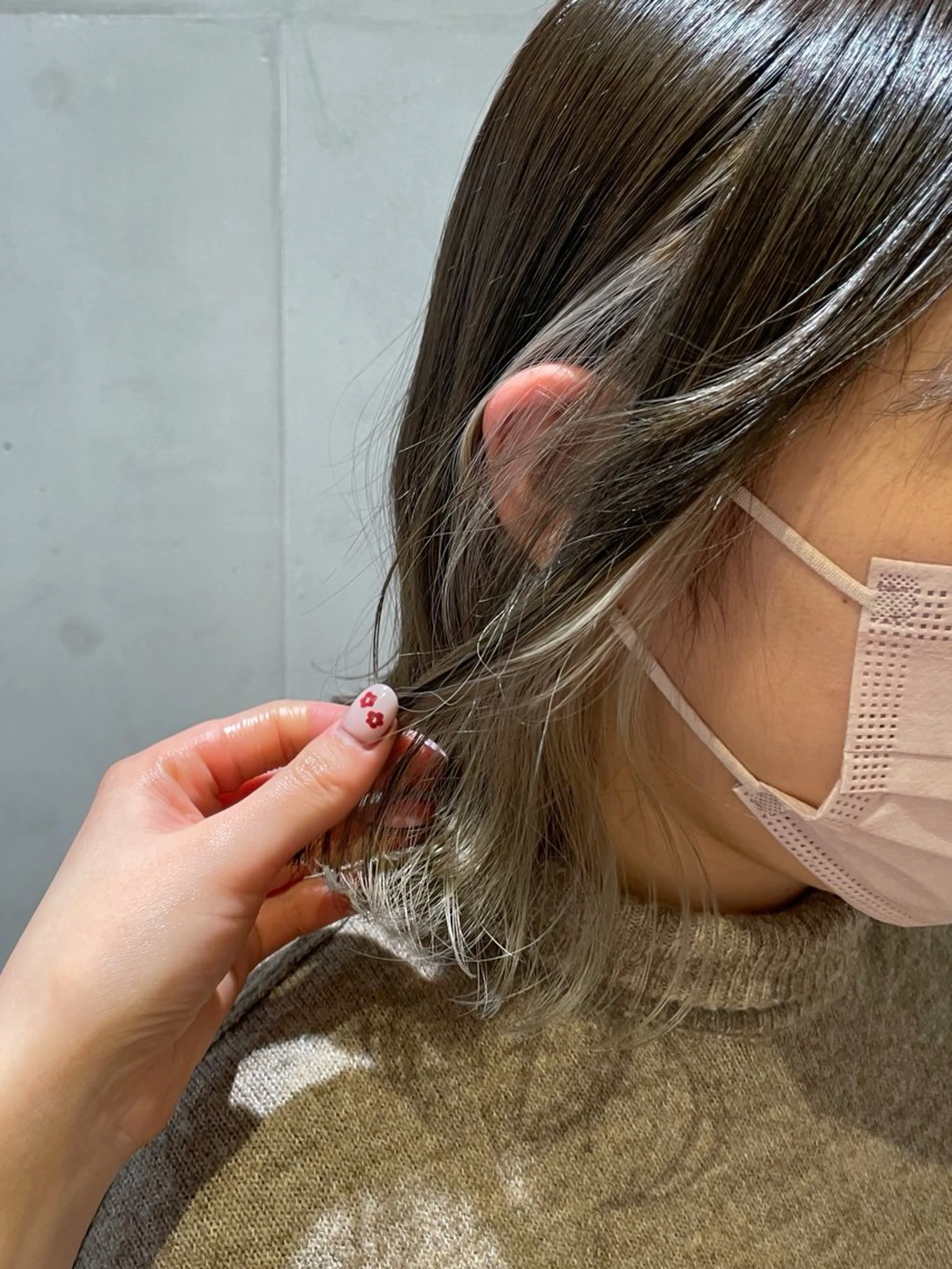 カラー ベージュカラー ブリーチ イヤリングカラー ホワイトベージュ ヘアカラー Say.所属・🐣Say. ひらいで ななみ🐣のヘアスタイル
