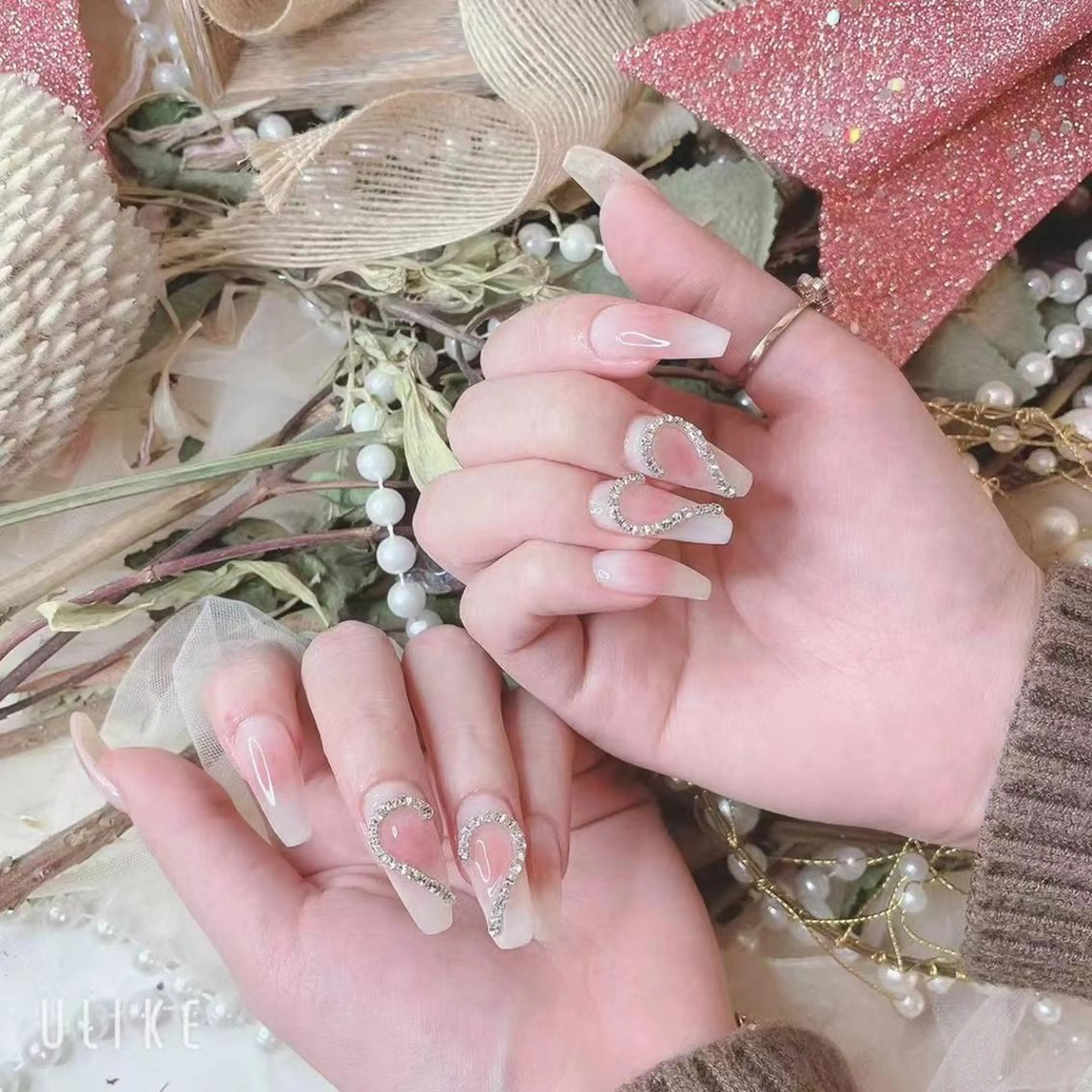 ネイル チークネイル ハート ピンク シルバー ホワイト Babarla nailのネイルデザイン