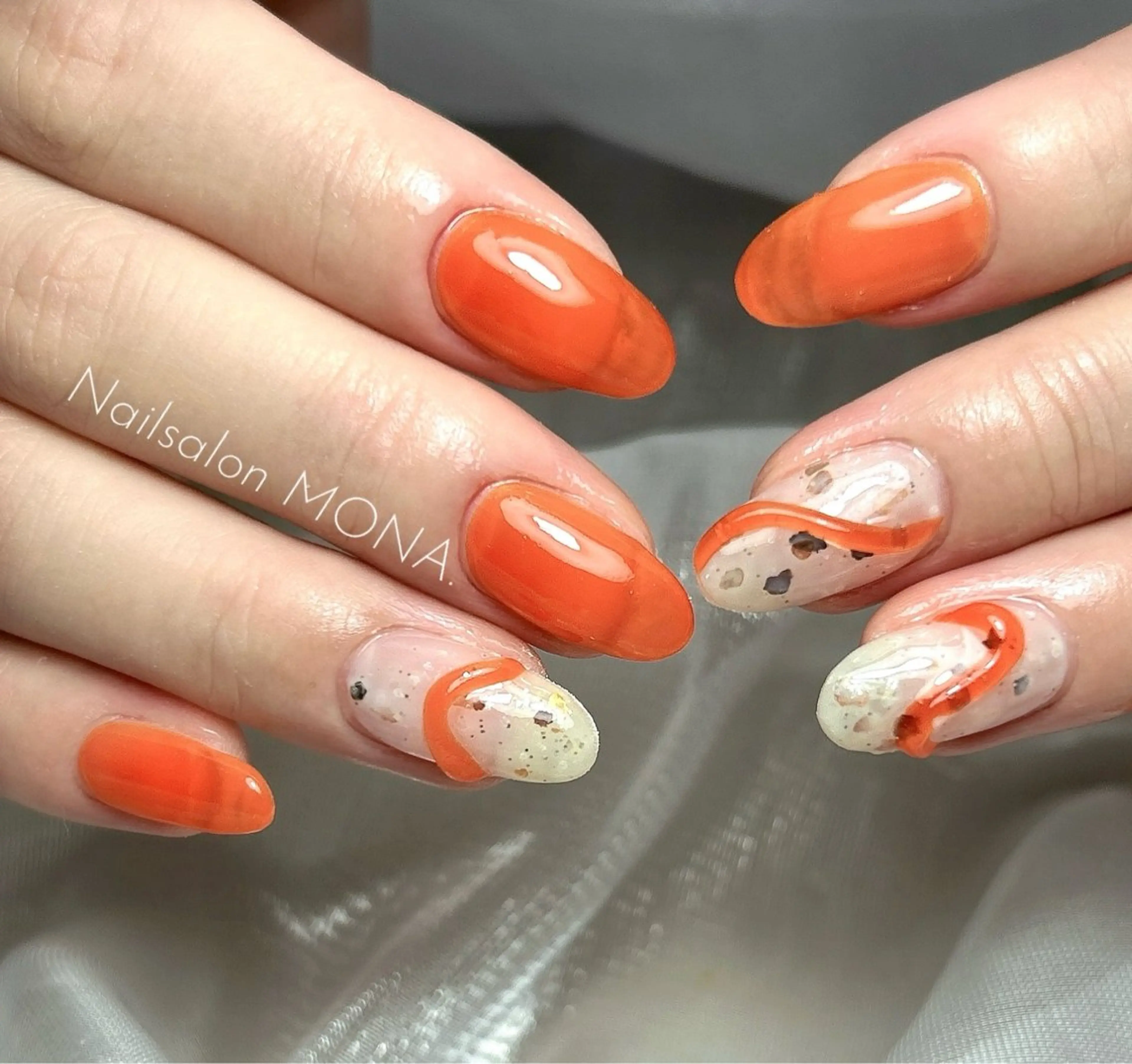 ネイル ニュアンスネイル オレンジ ぷっくりネイル ハンドネイル Nailsalon MONA.のネイルデザイン